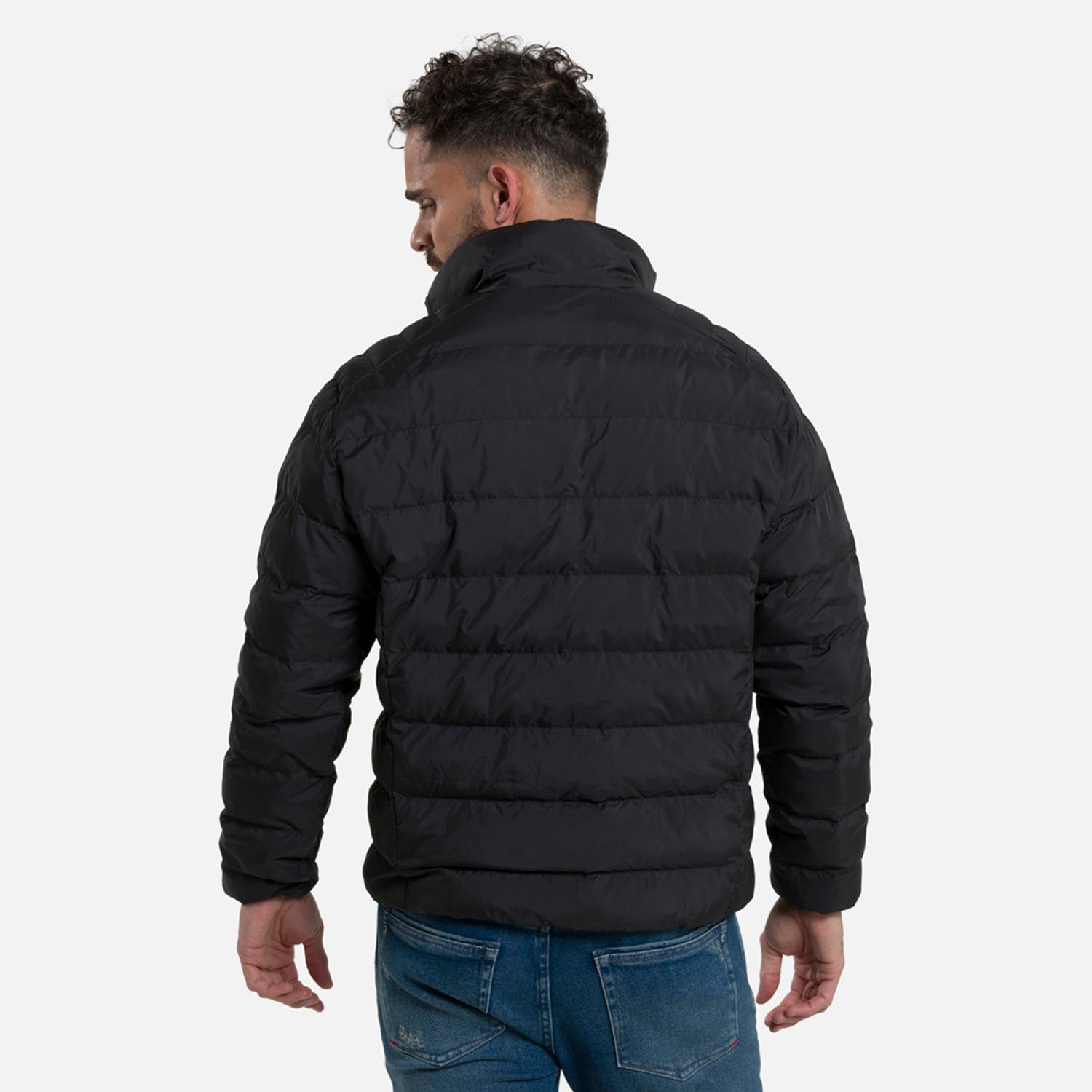 CHAQUETA ACOLCHADA COLOR NEGRO