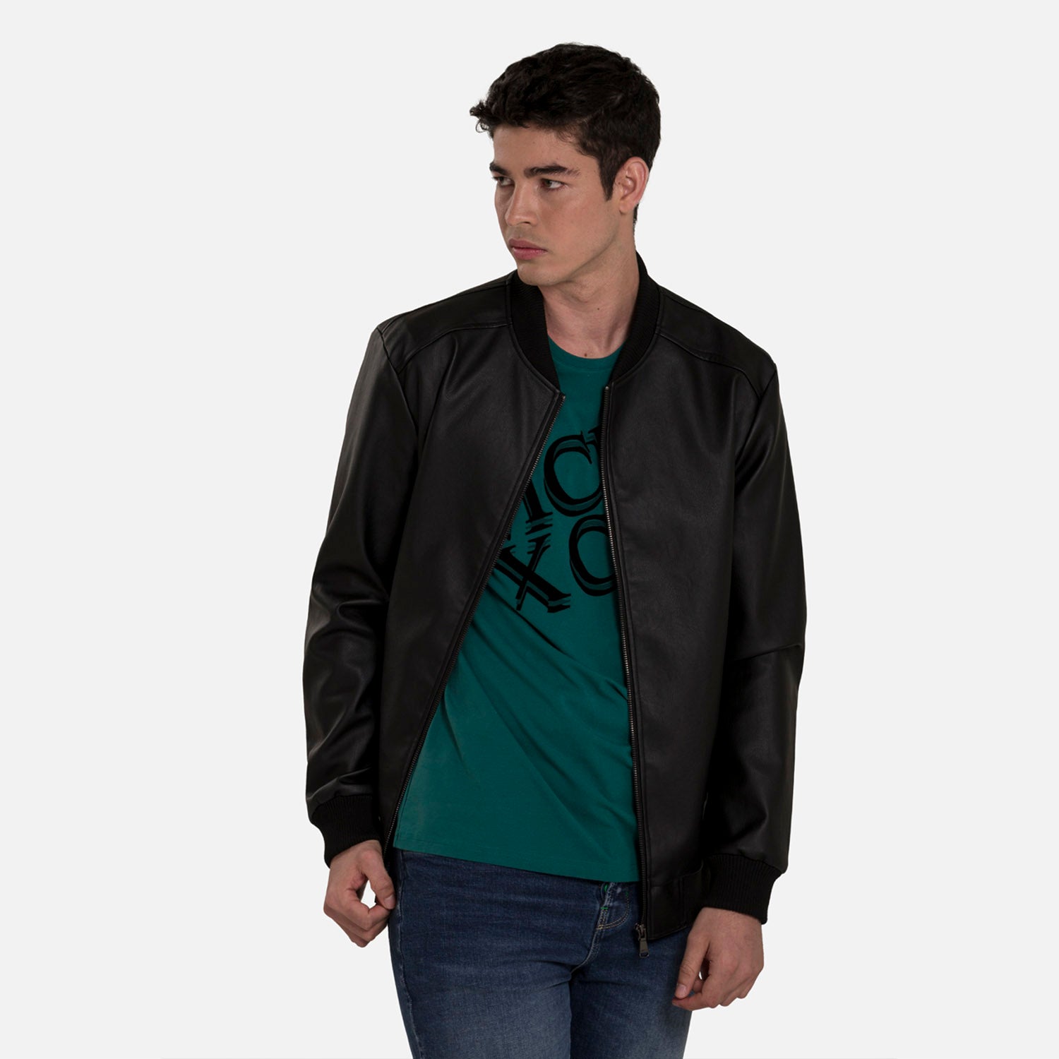 CHAQUETA BOMBER COLOR NEGRO