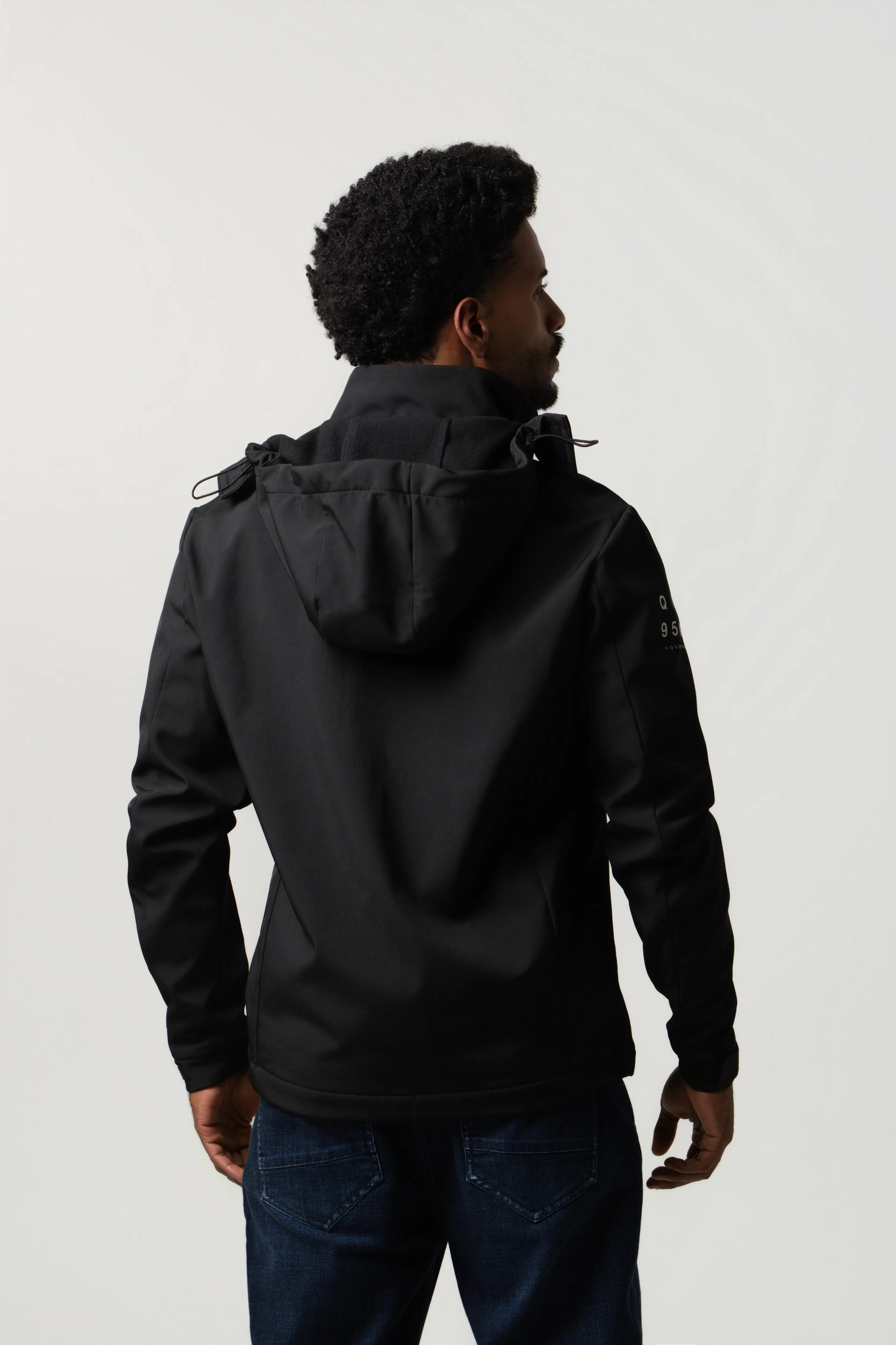 CHAQUETA PARKA COLOR NEGRO