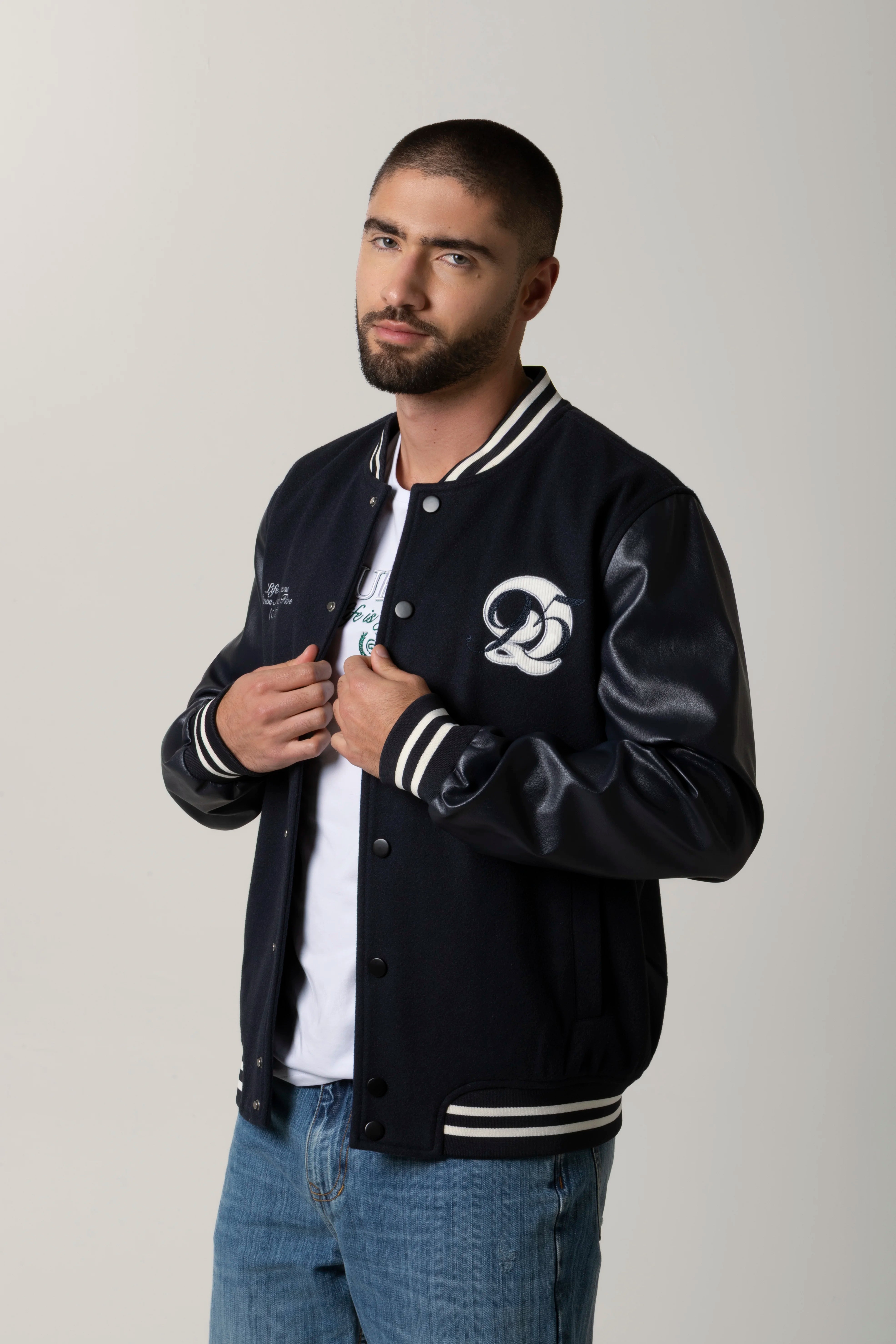 CHAQUETA BOMBER COLOR AZUL OSCURO