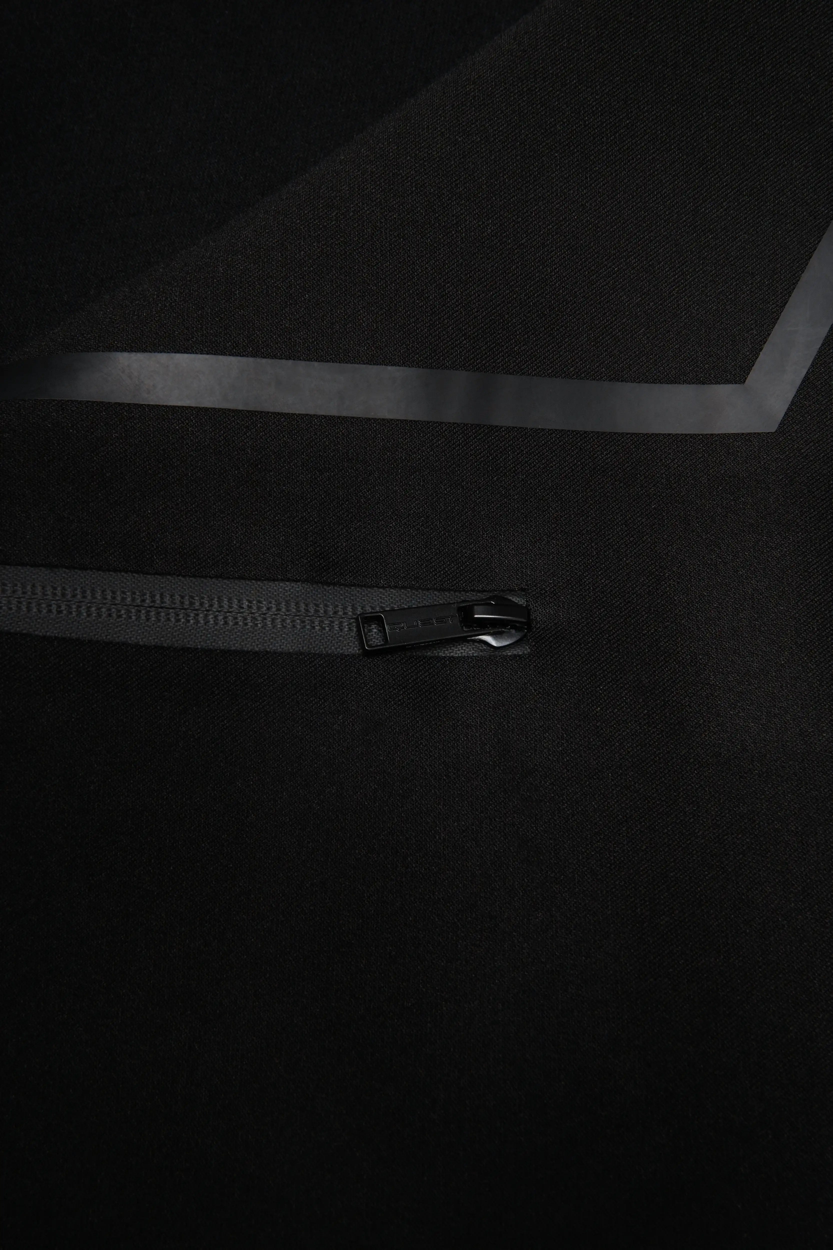 CHAQUETA BOMBER COLOR NEGRO