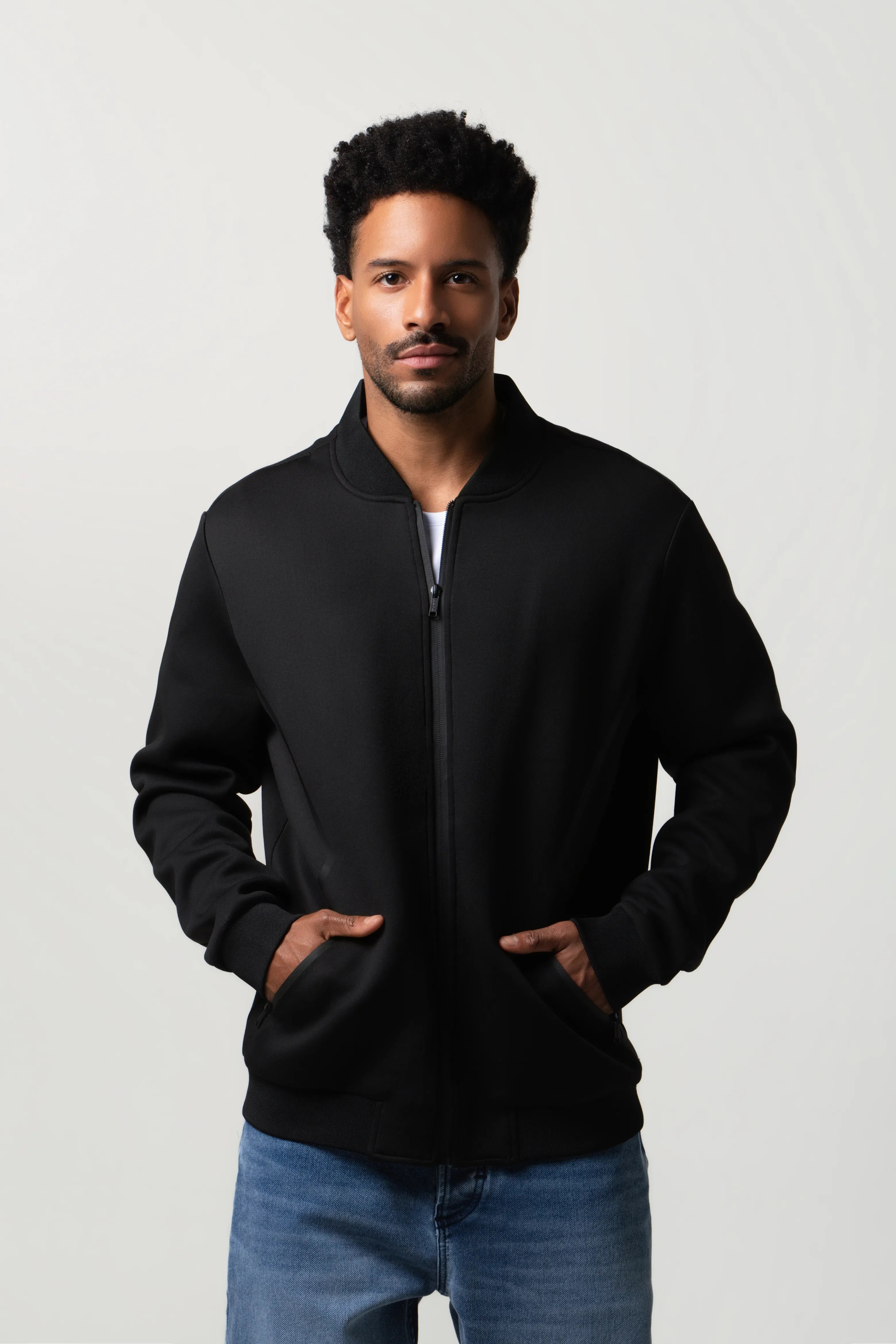 CHAQUETA BOMBER COLOR NEGRO