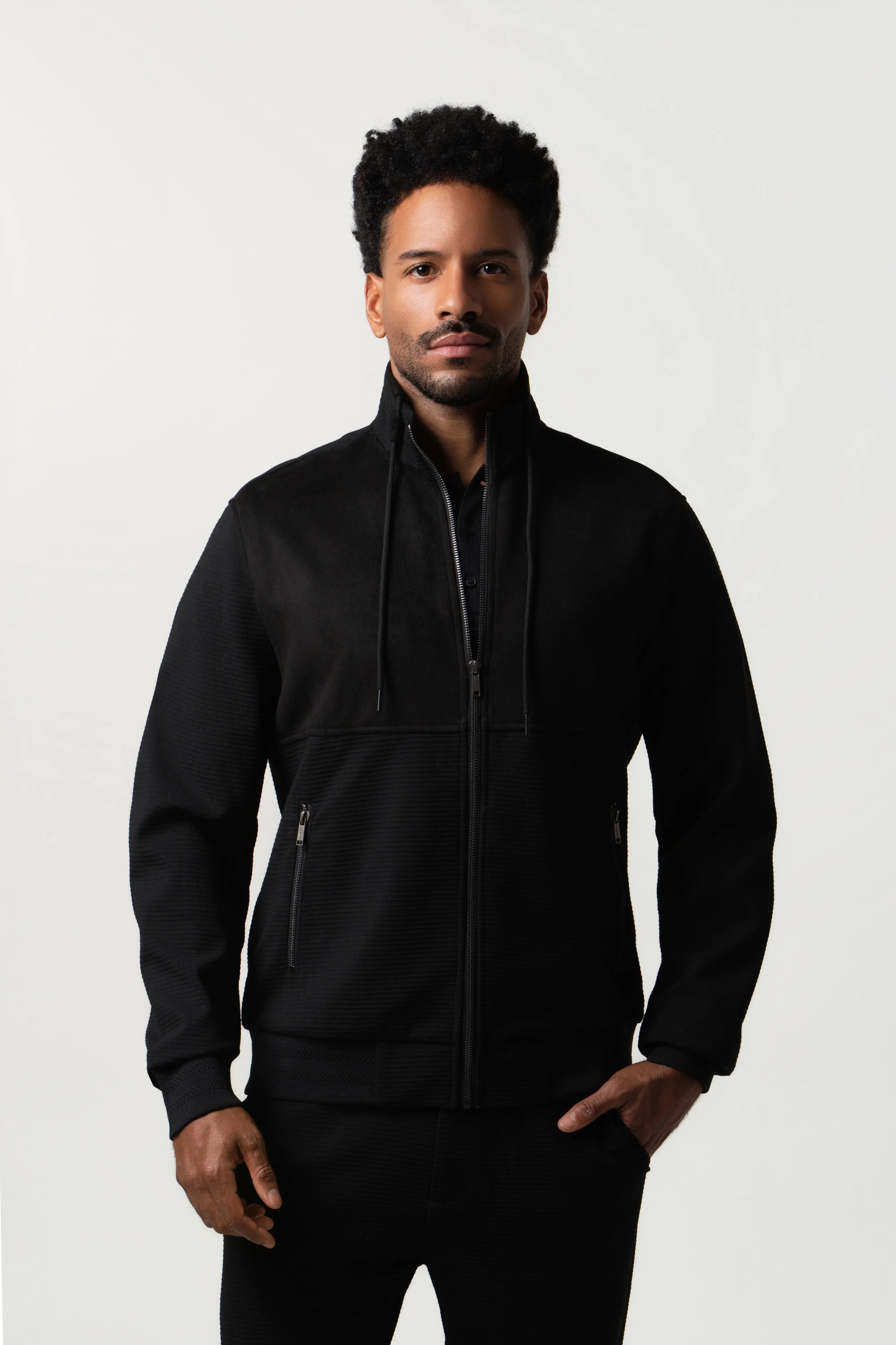 CHAQUETA BOMBER COLOR NEGRO