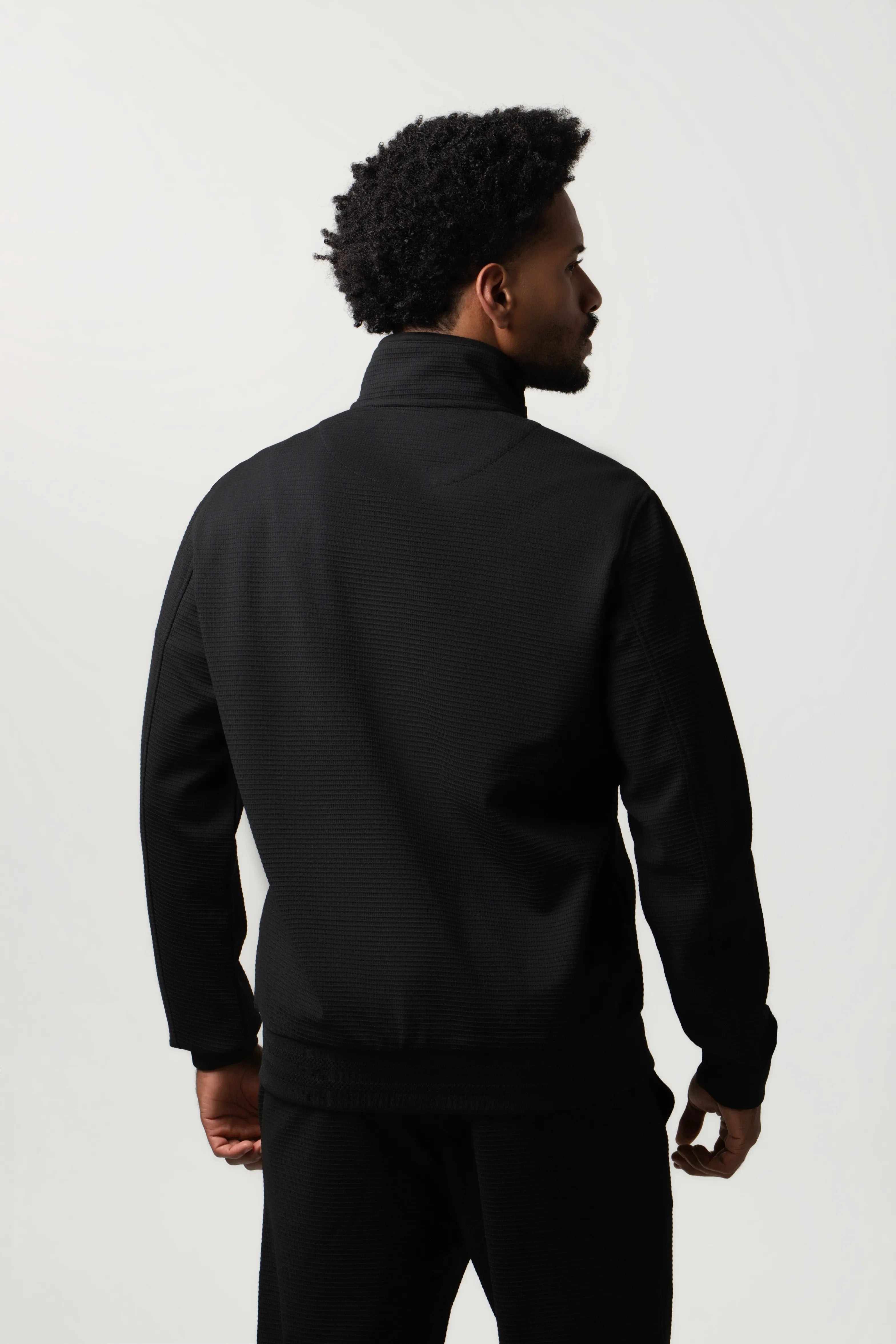 CHAQUETA BOMBER COLOR NEGRO