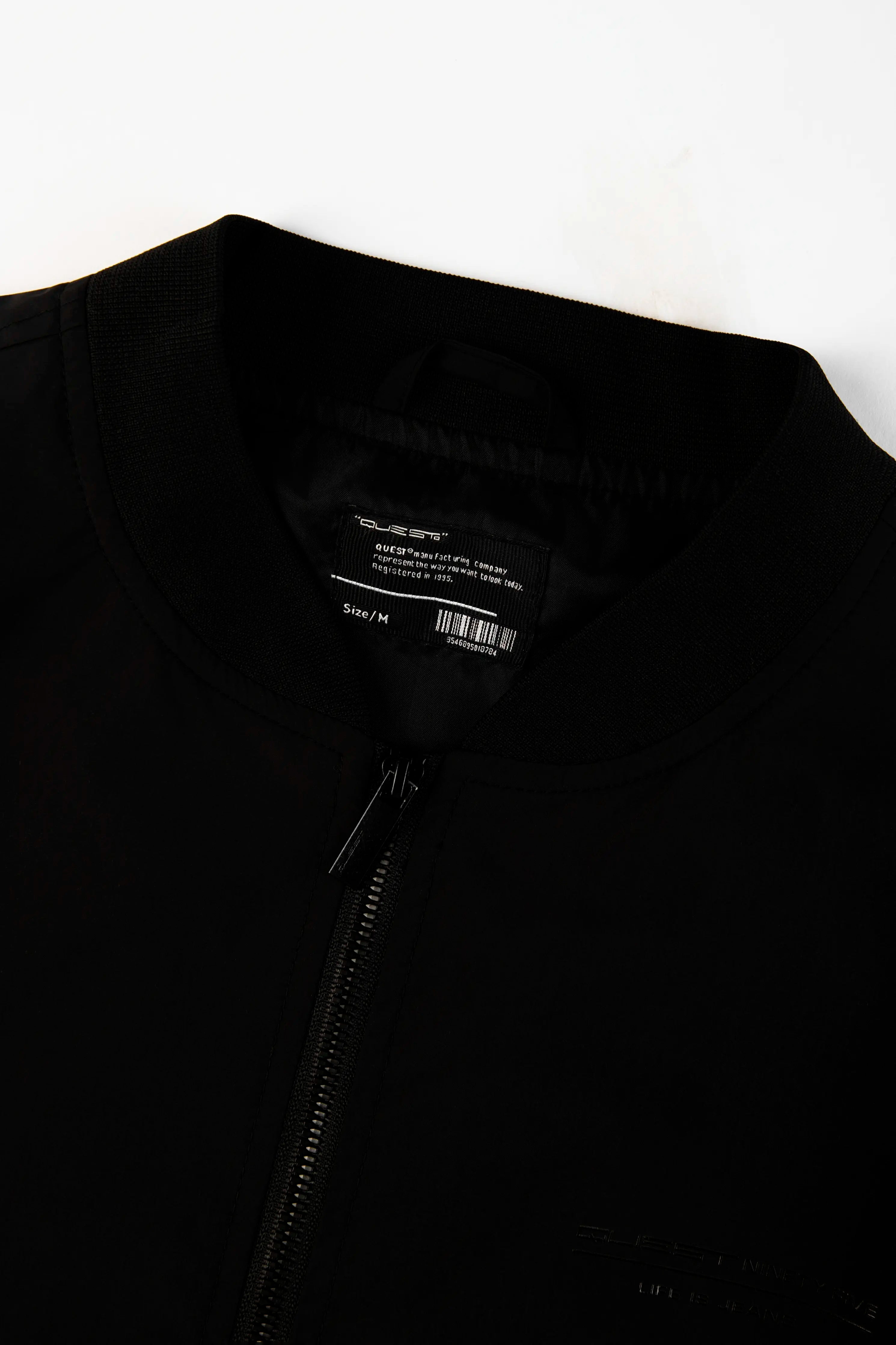 CHAQUETA BOMBER COLOR NEGRO