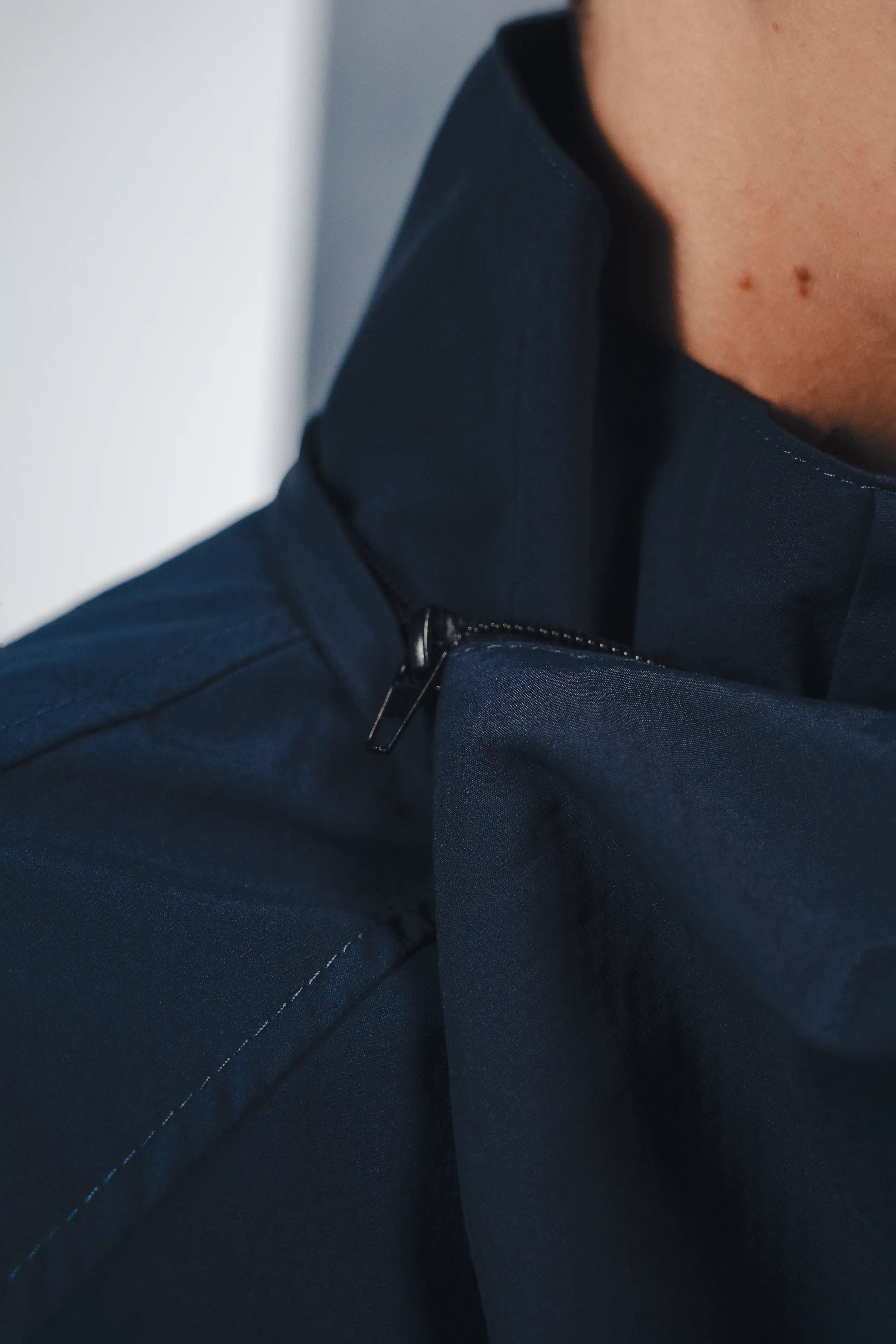 CHAQUETA ACOLCHADA COLOR AZUL OSCURO