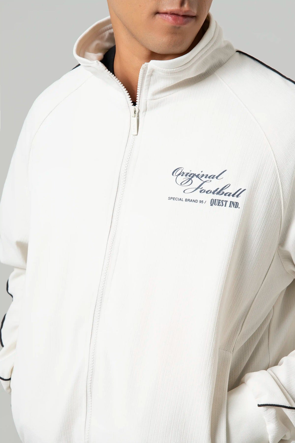 CHAQUETA BOMBER COLOR IVORY