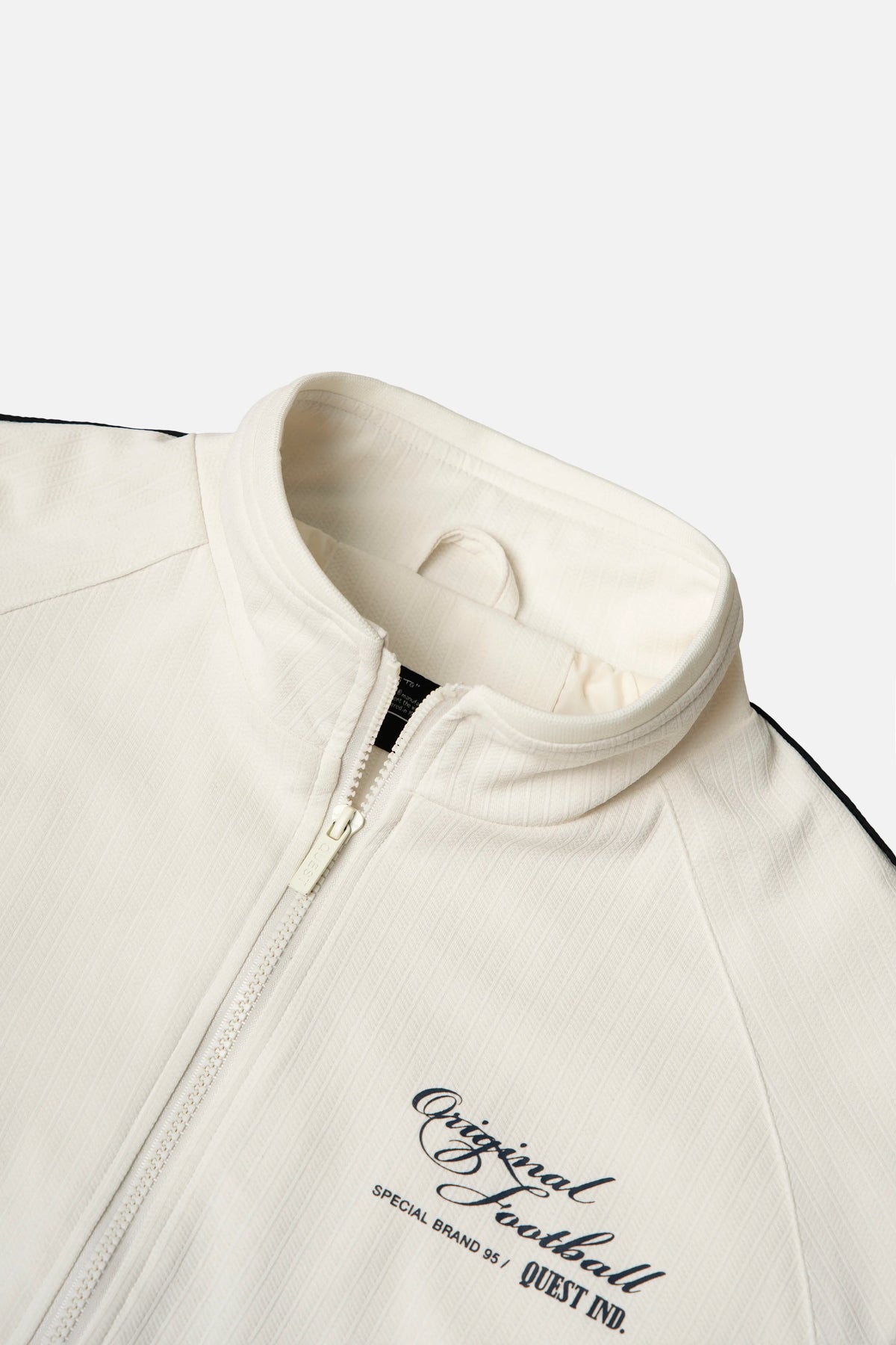 CHAQUETA BOMBER COLOR IVORY