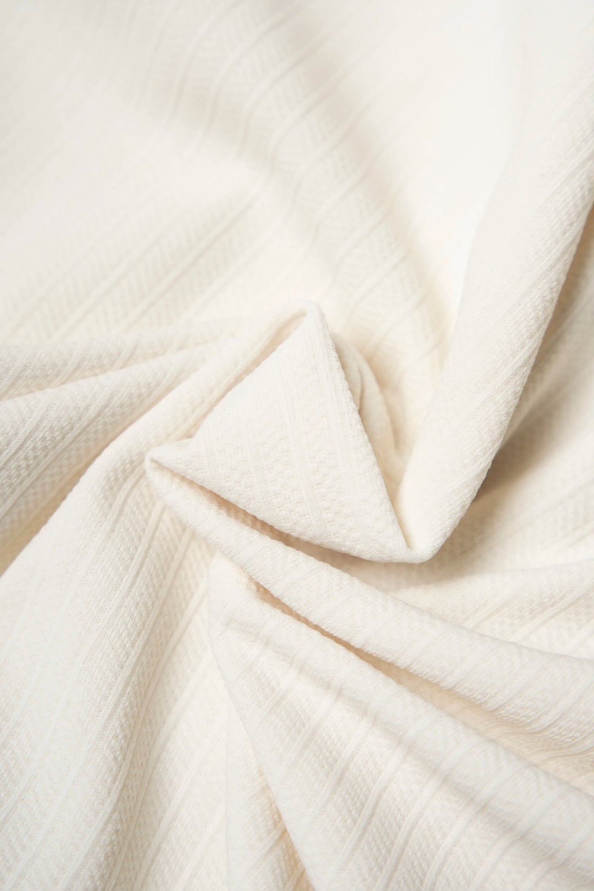 CHAQUETA BOMBER COLOR IVORY