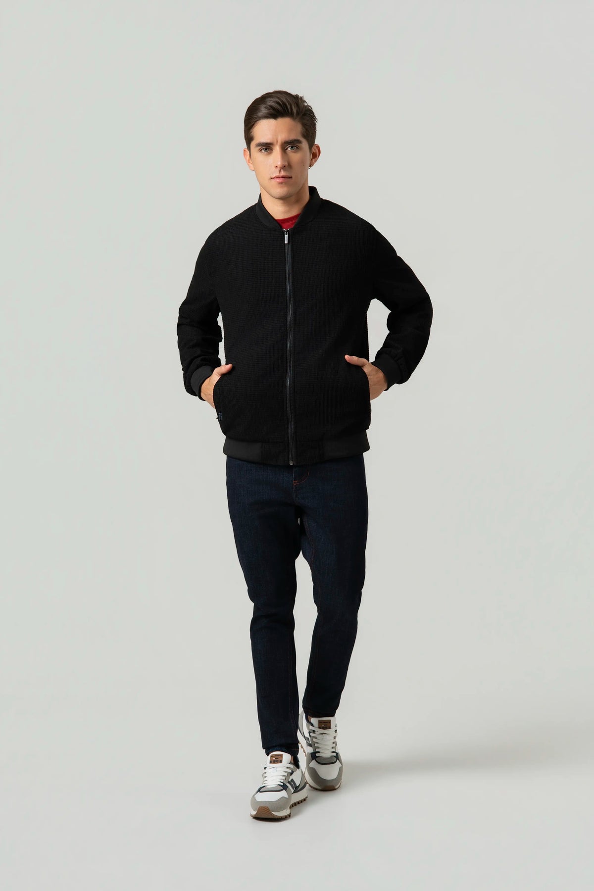 CHAQUETA BOMBER COLOR NEGRO