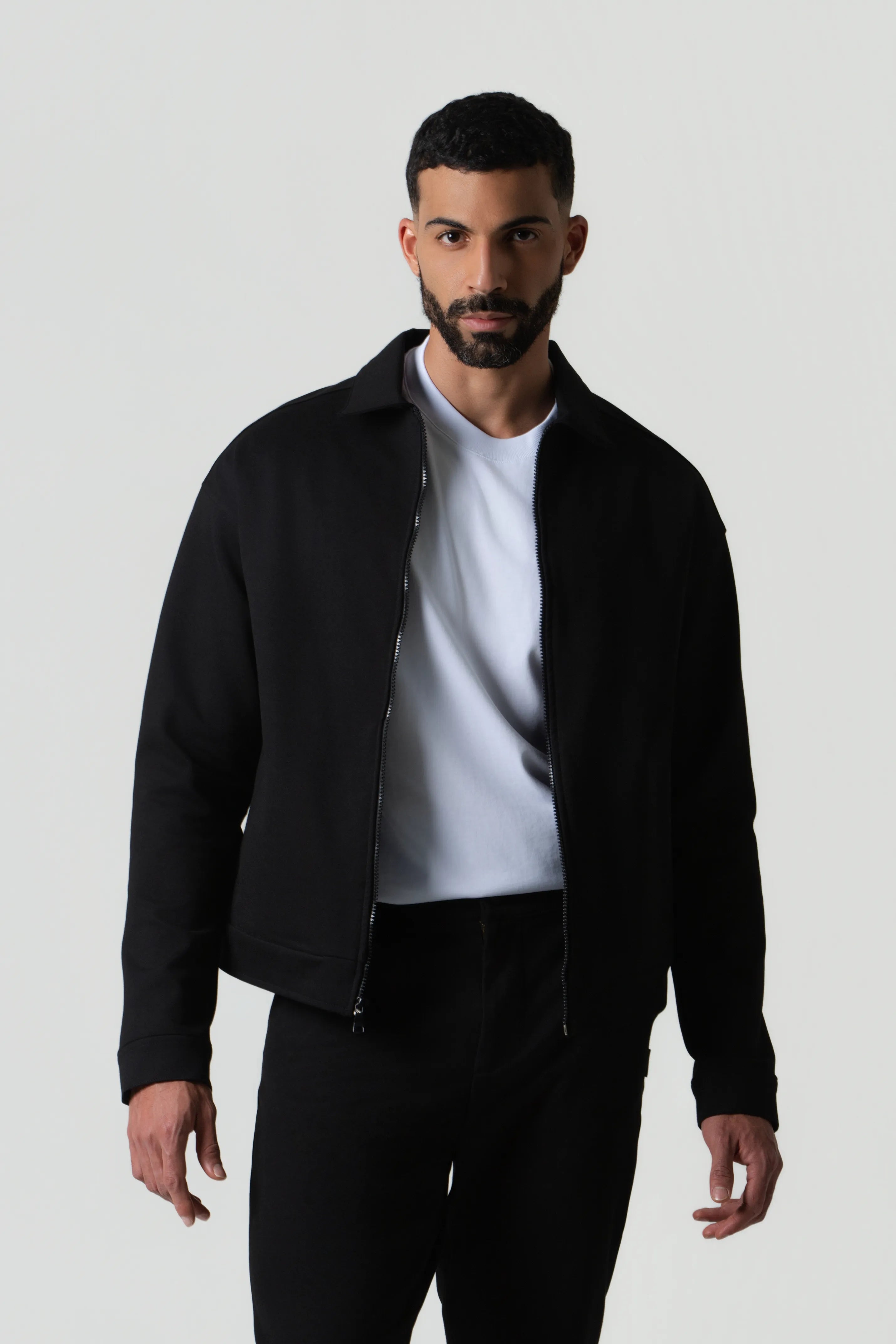 CHAQUETA BOMBER COLOR NEGRO