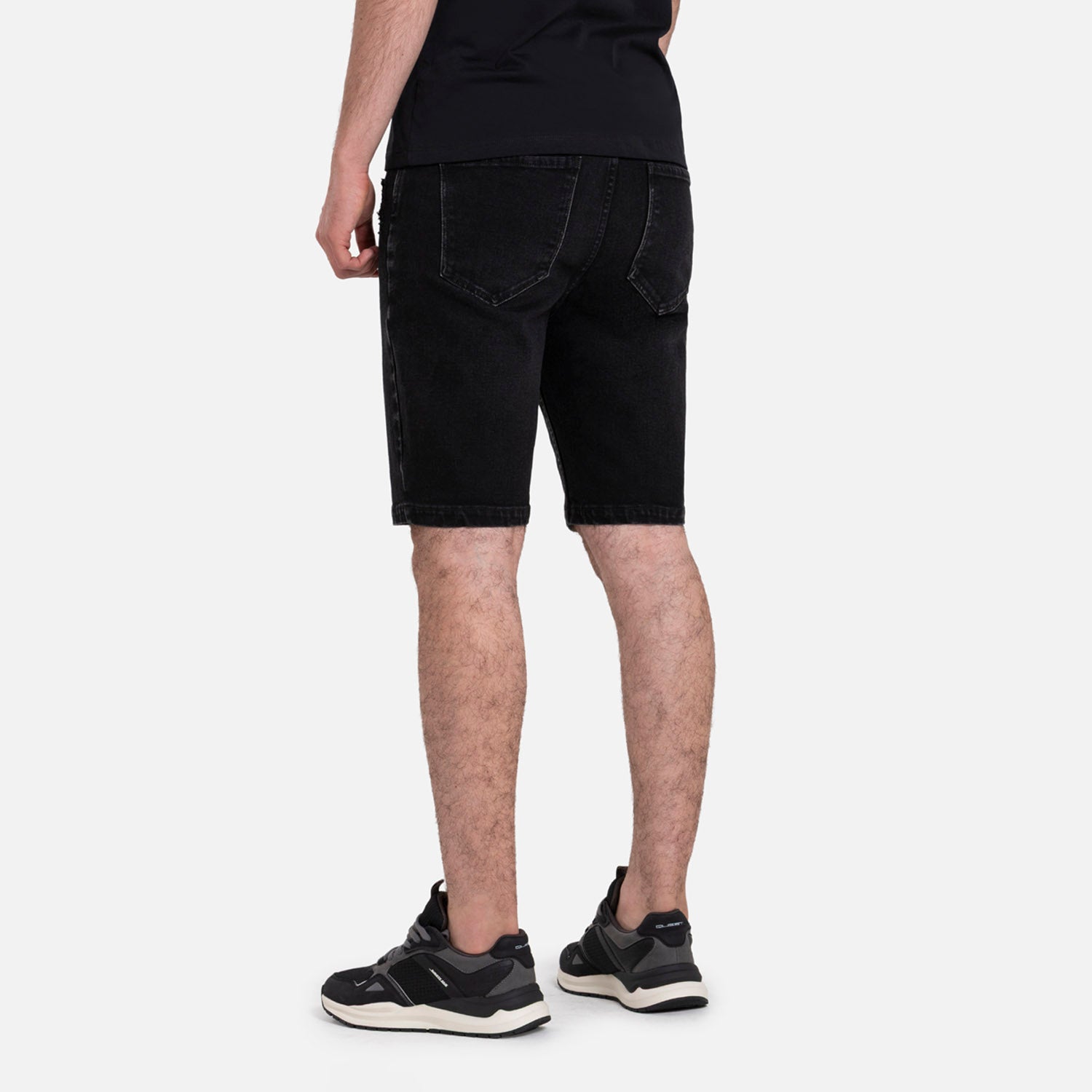 BERMUDA 5 BOLSILLOS COLOR NEGRO