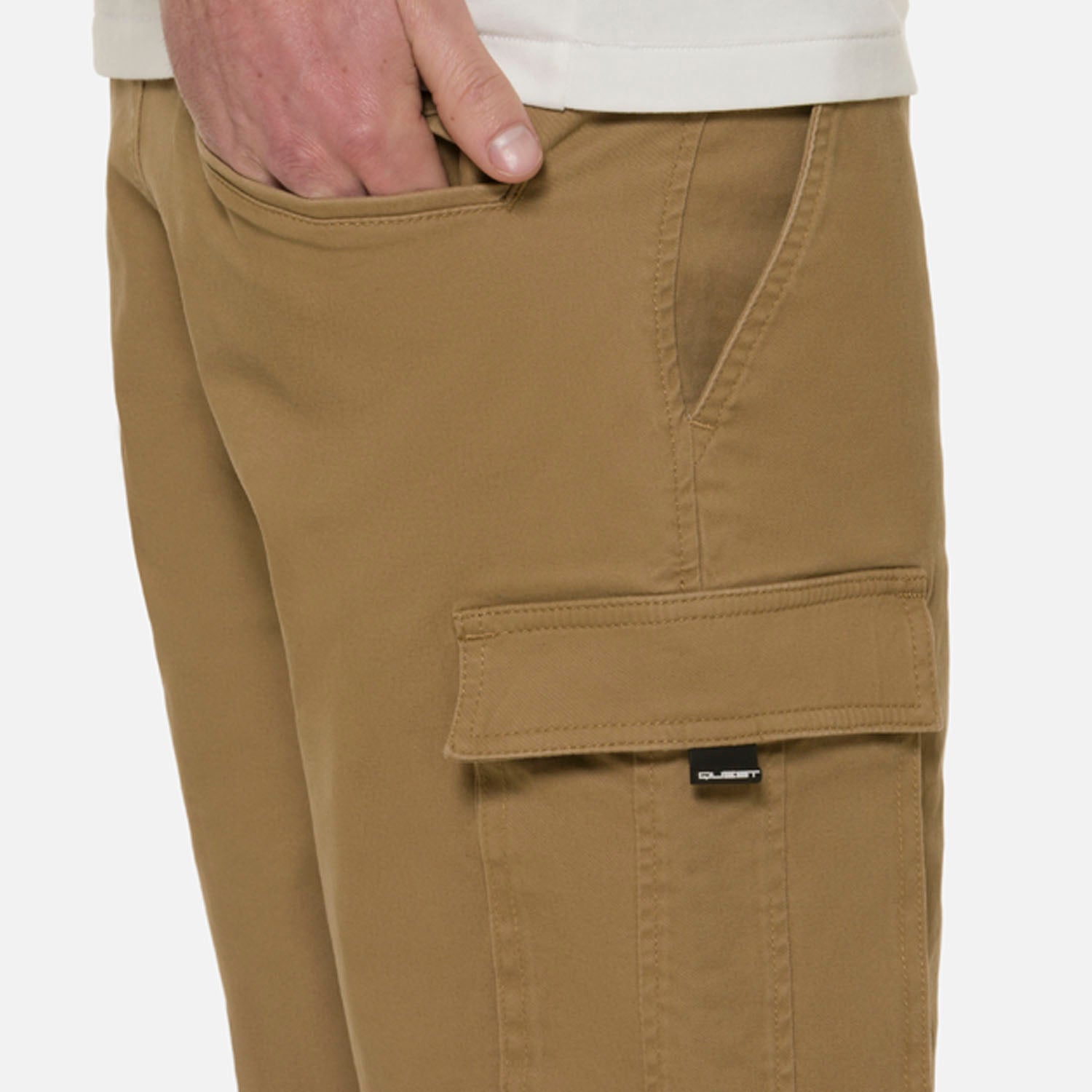 BERMUDA CARGO COLOR KAKI
