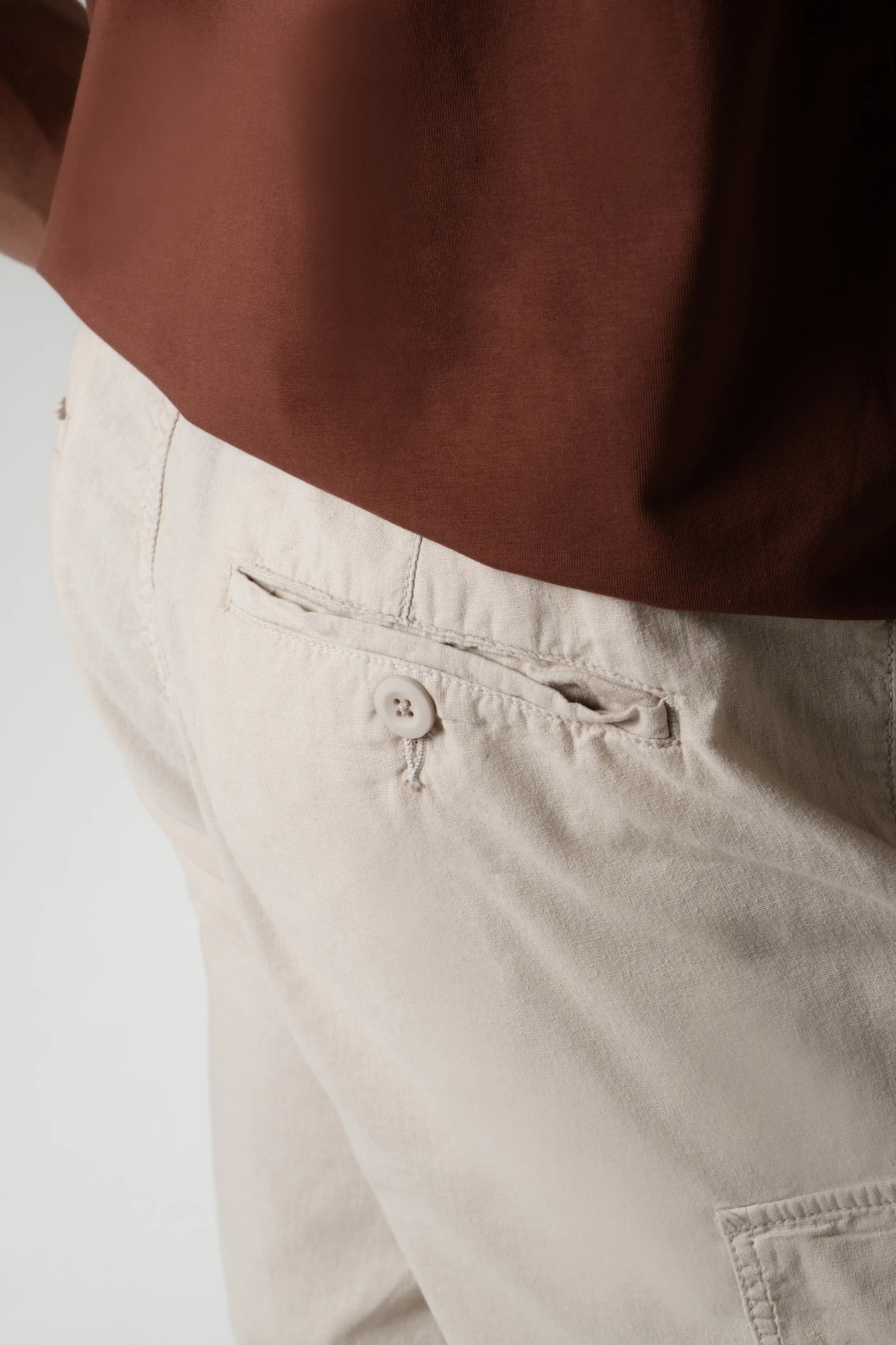 BERMUDA TIPO CHINO COLOR BEIGE