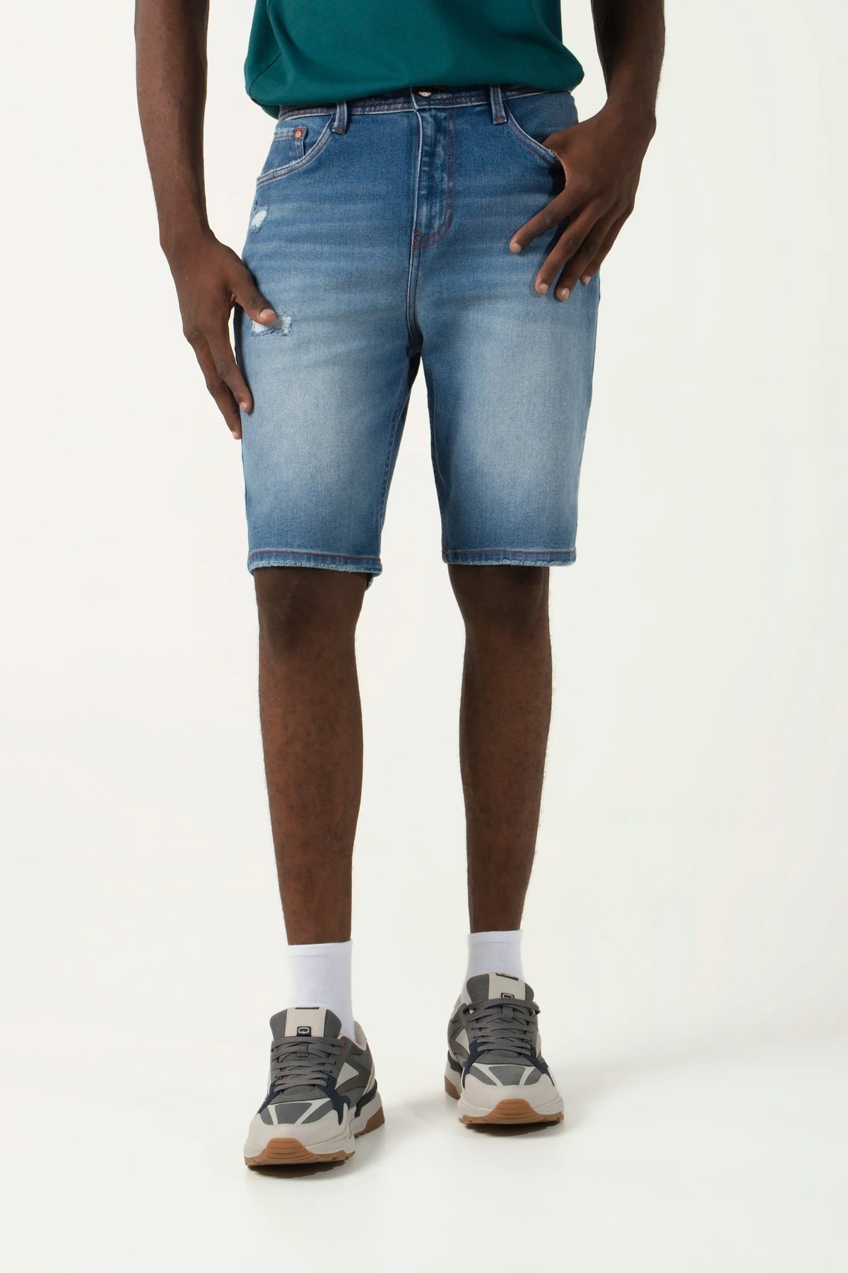 BERMUDA 5 BOLSILLOS COLOR AZUL MEDIO