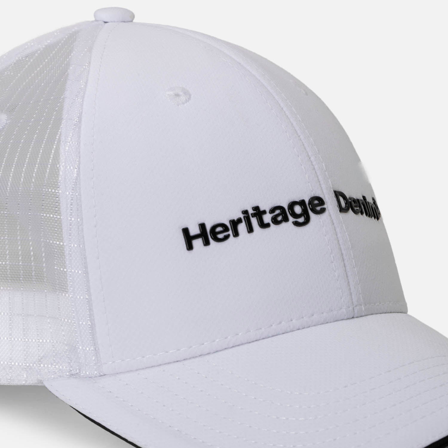 GORRA CAMIONERA COLOR BLANCO OPTICO