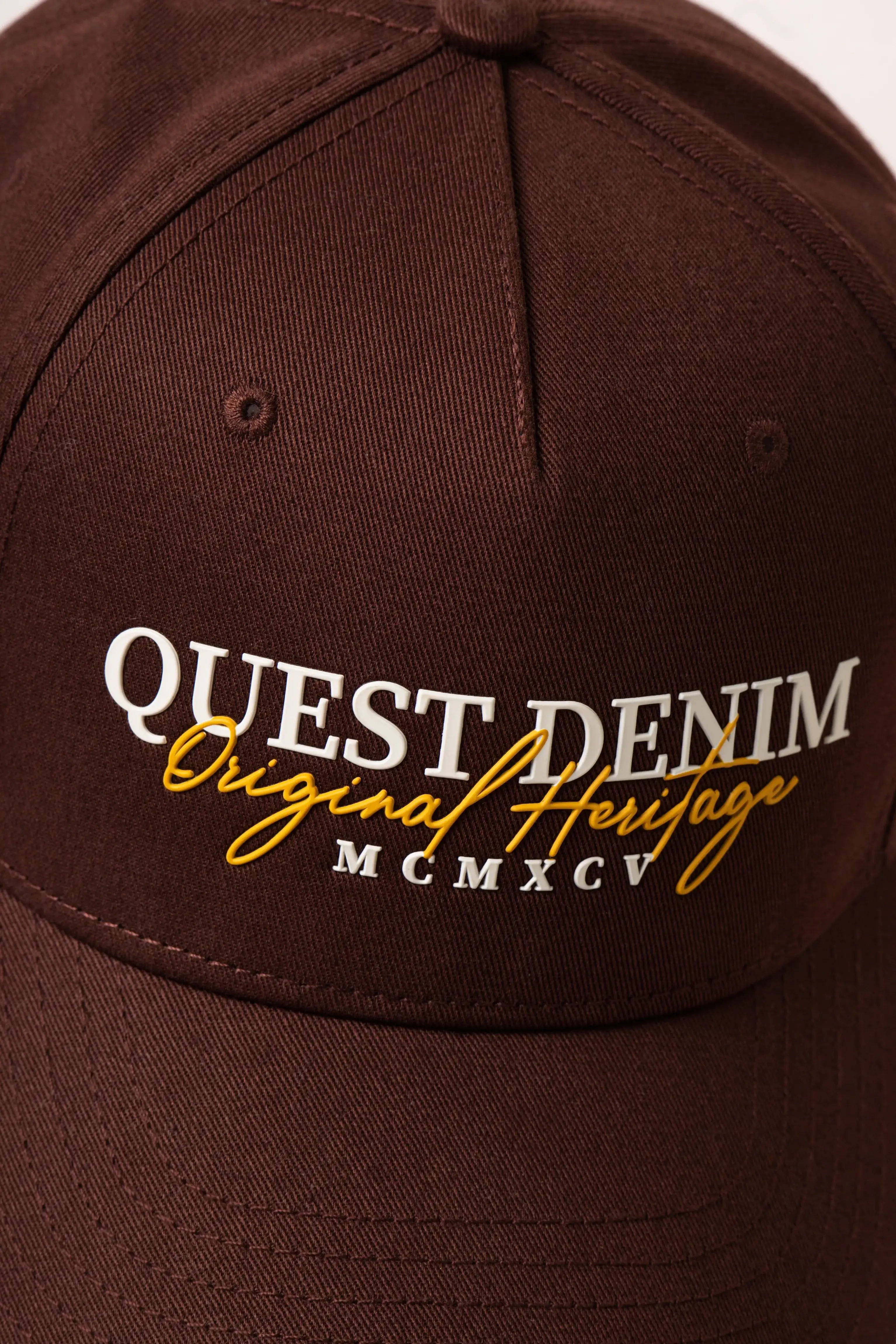 GORRA BEISBOLERA COLOR BRUNETTE