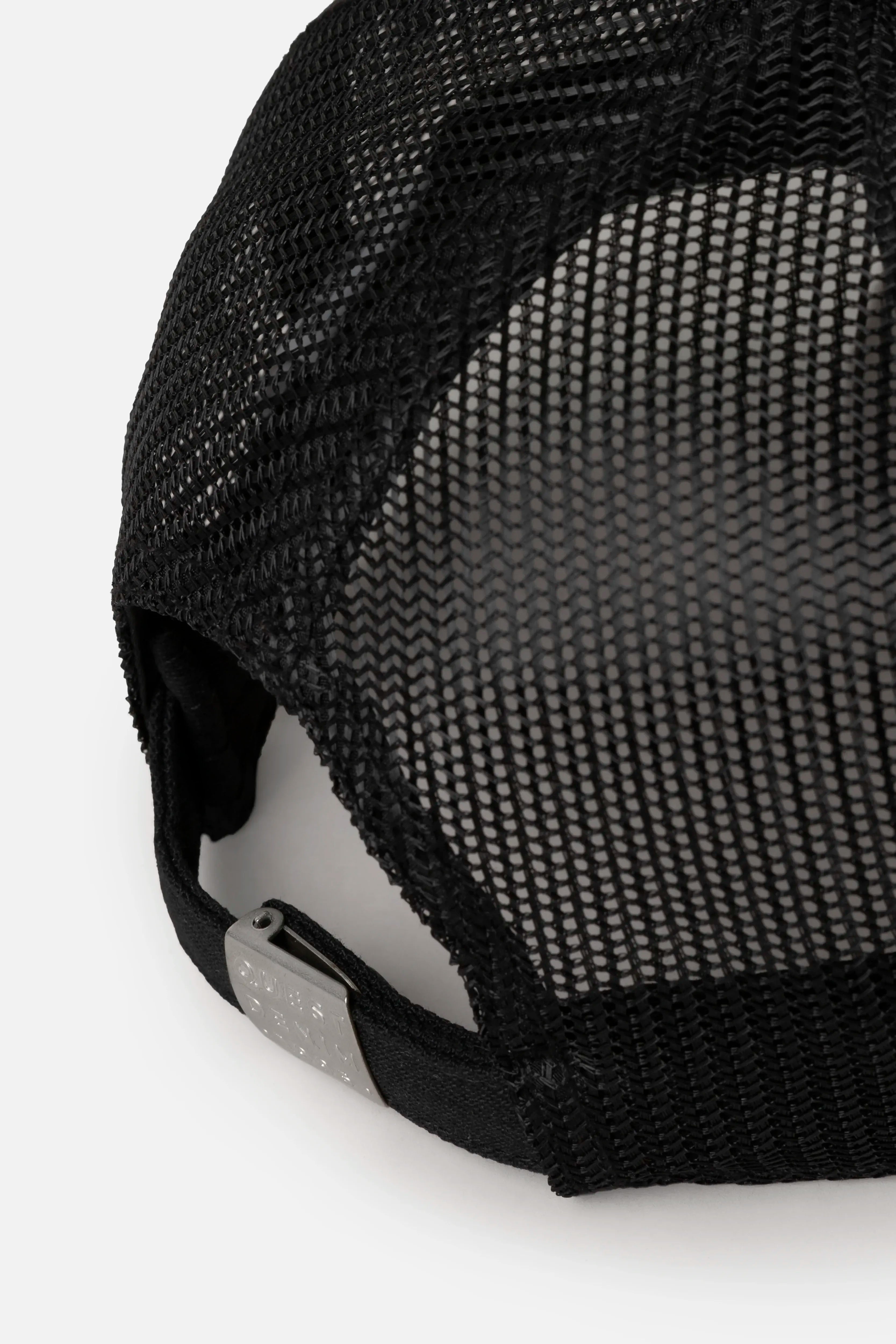 GORRA CAMIONERA COLOR NEGRO