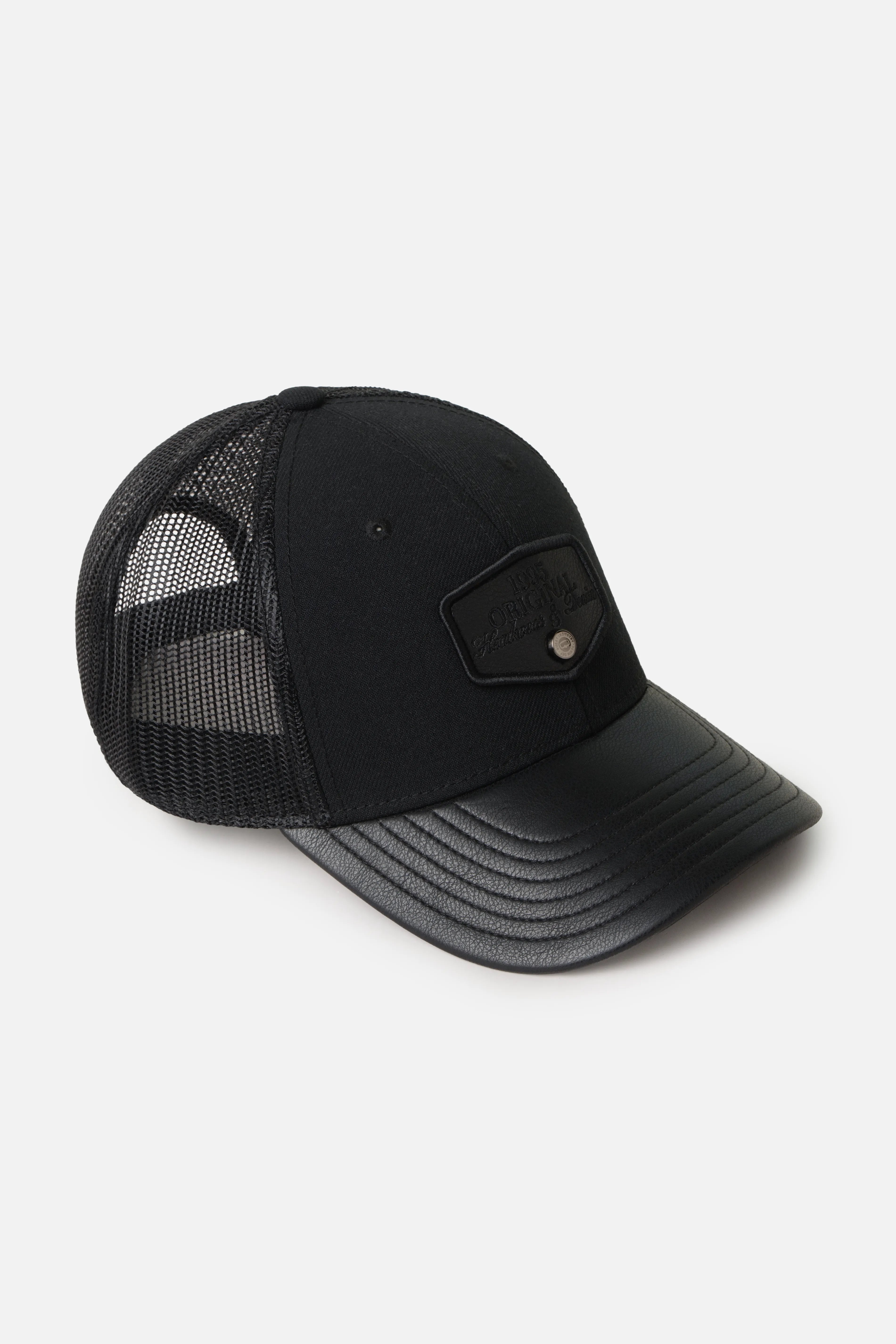 GORRA CAMIONERA COLOR NEGRO