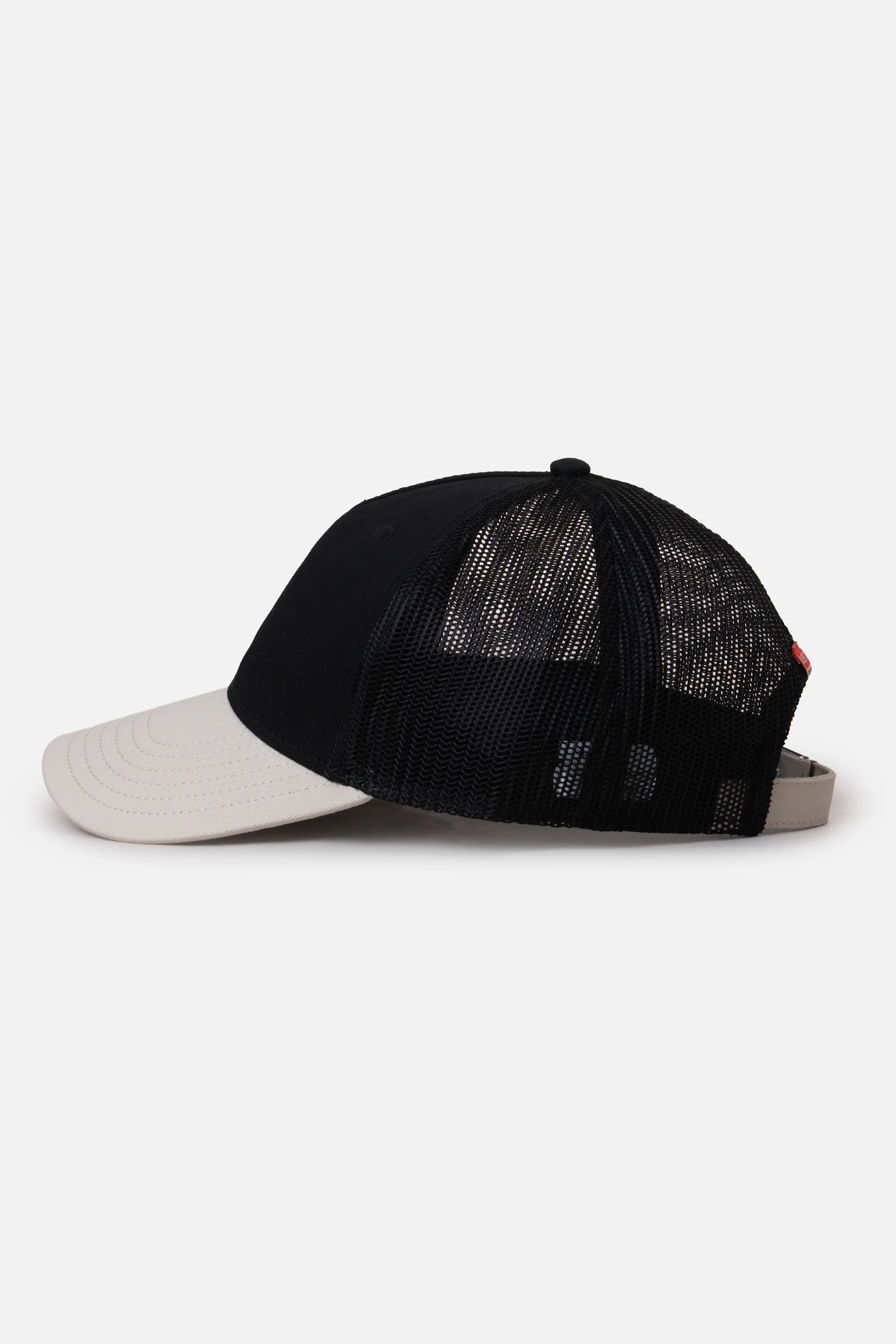 GORRA CAMIONERA COLOR NEGRO
