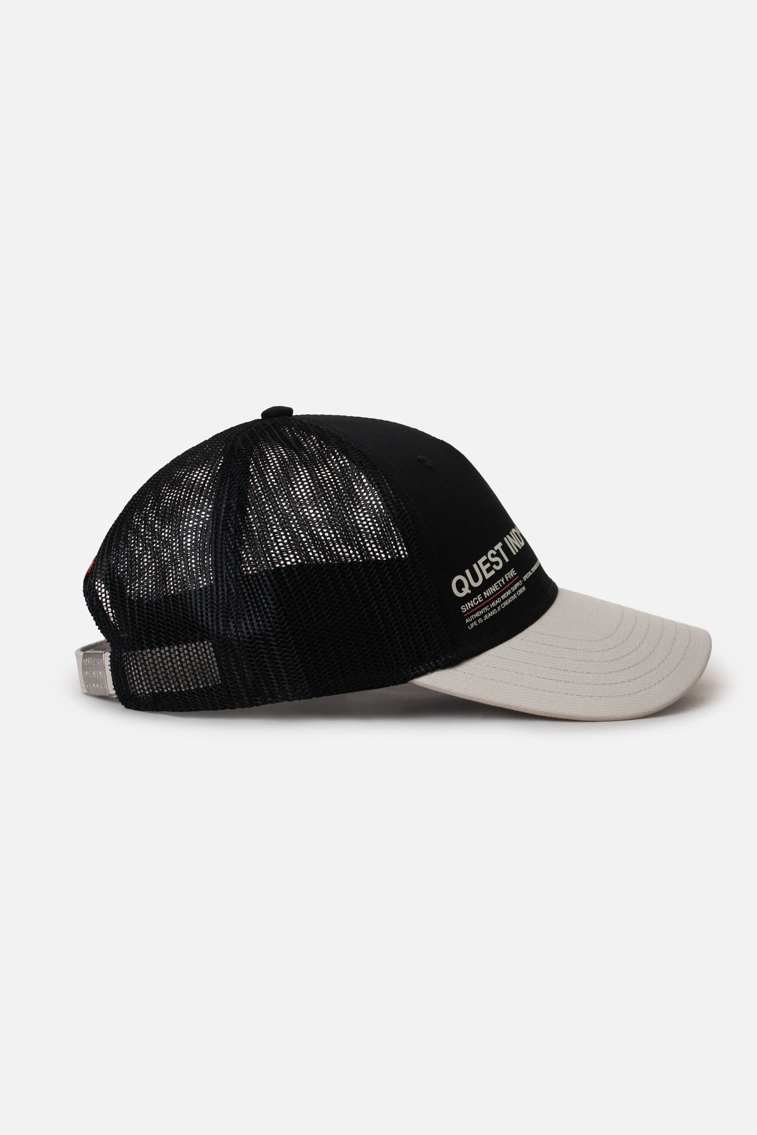 GORRA CAMIONERA COLOR NEGRO