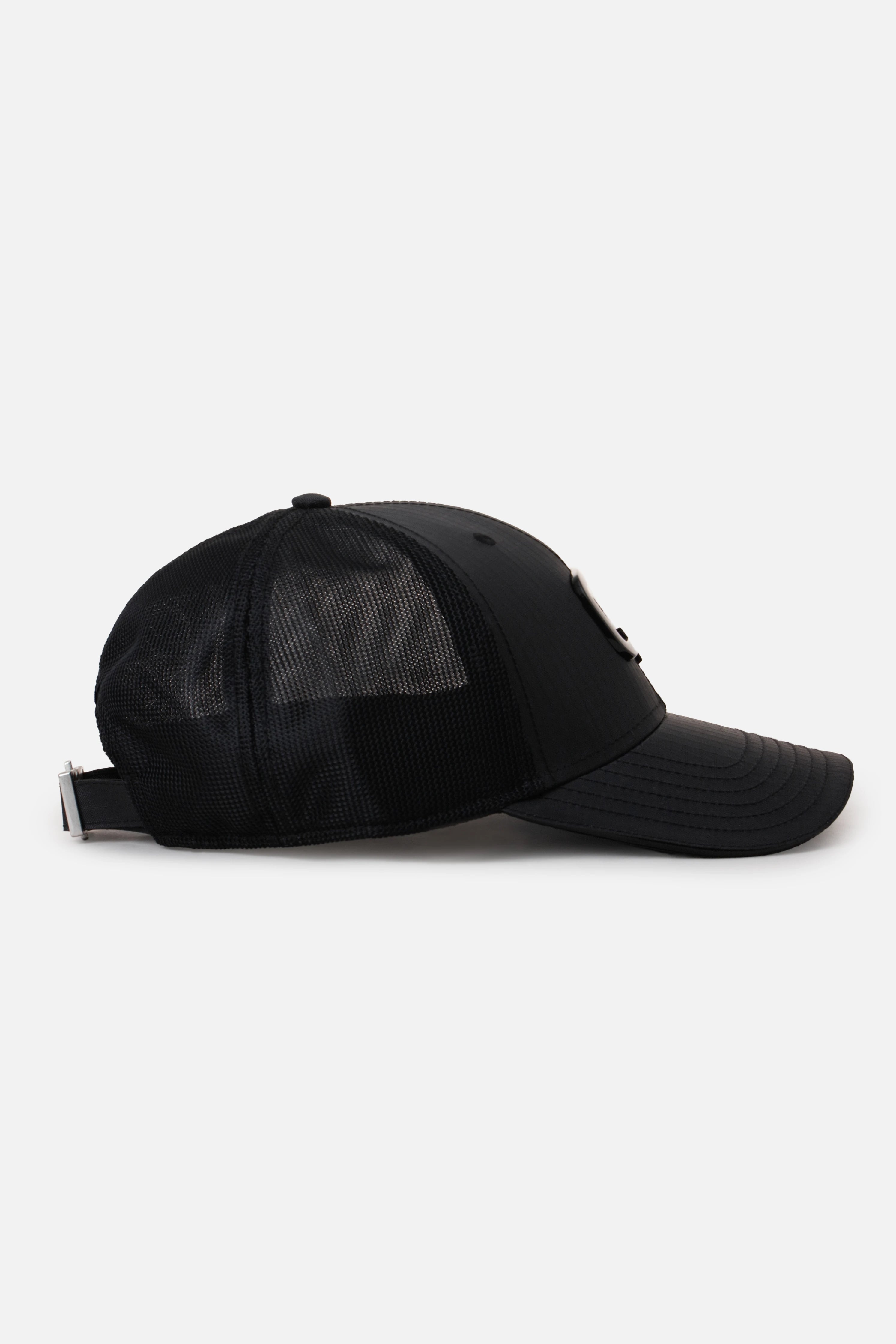 GORRA CAMIONERA COLOR NEGRO