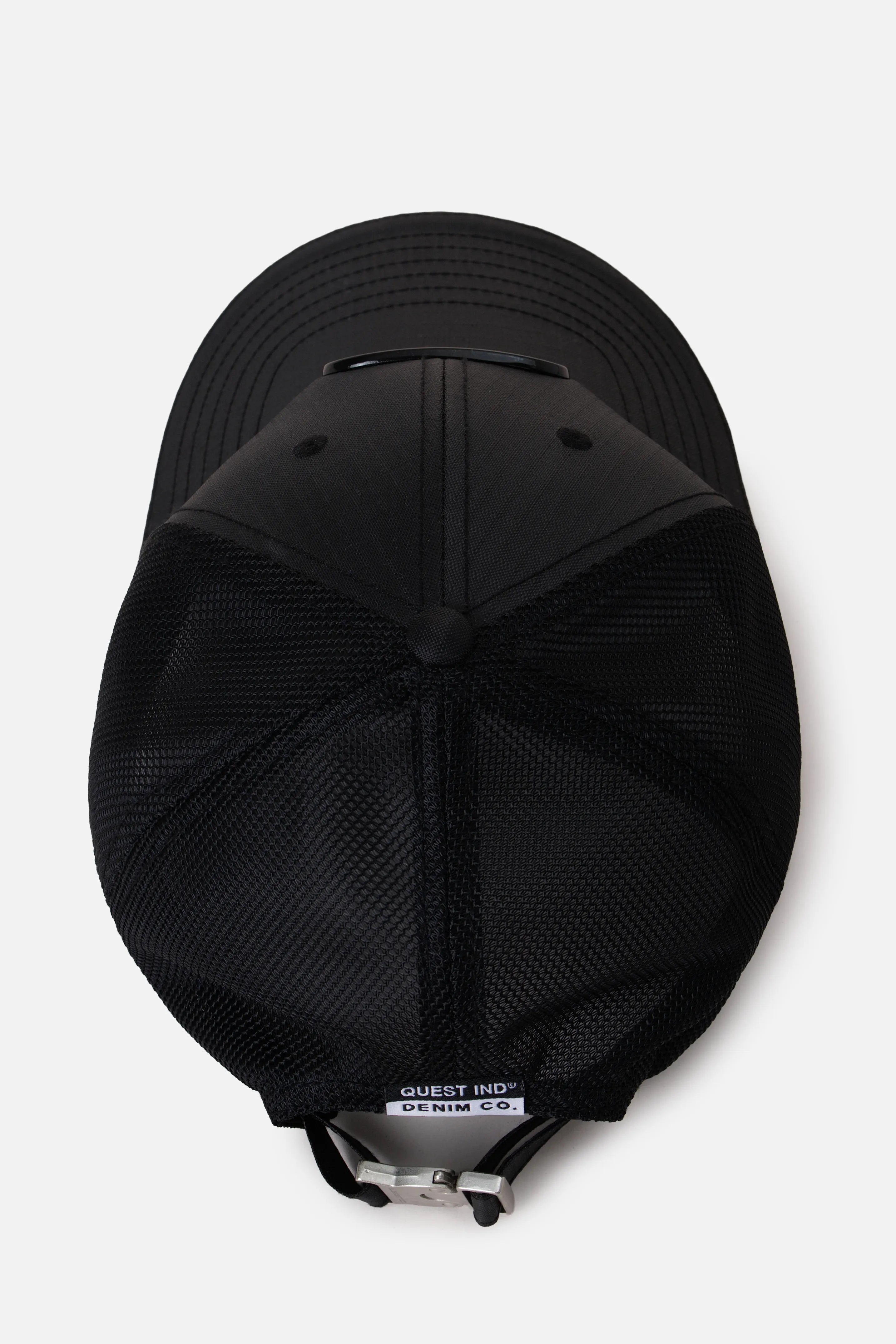 GORRA CAMIONERA COLOR NEGRO