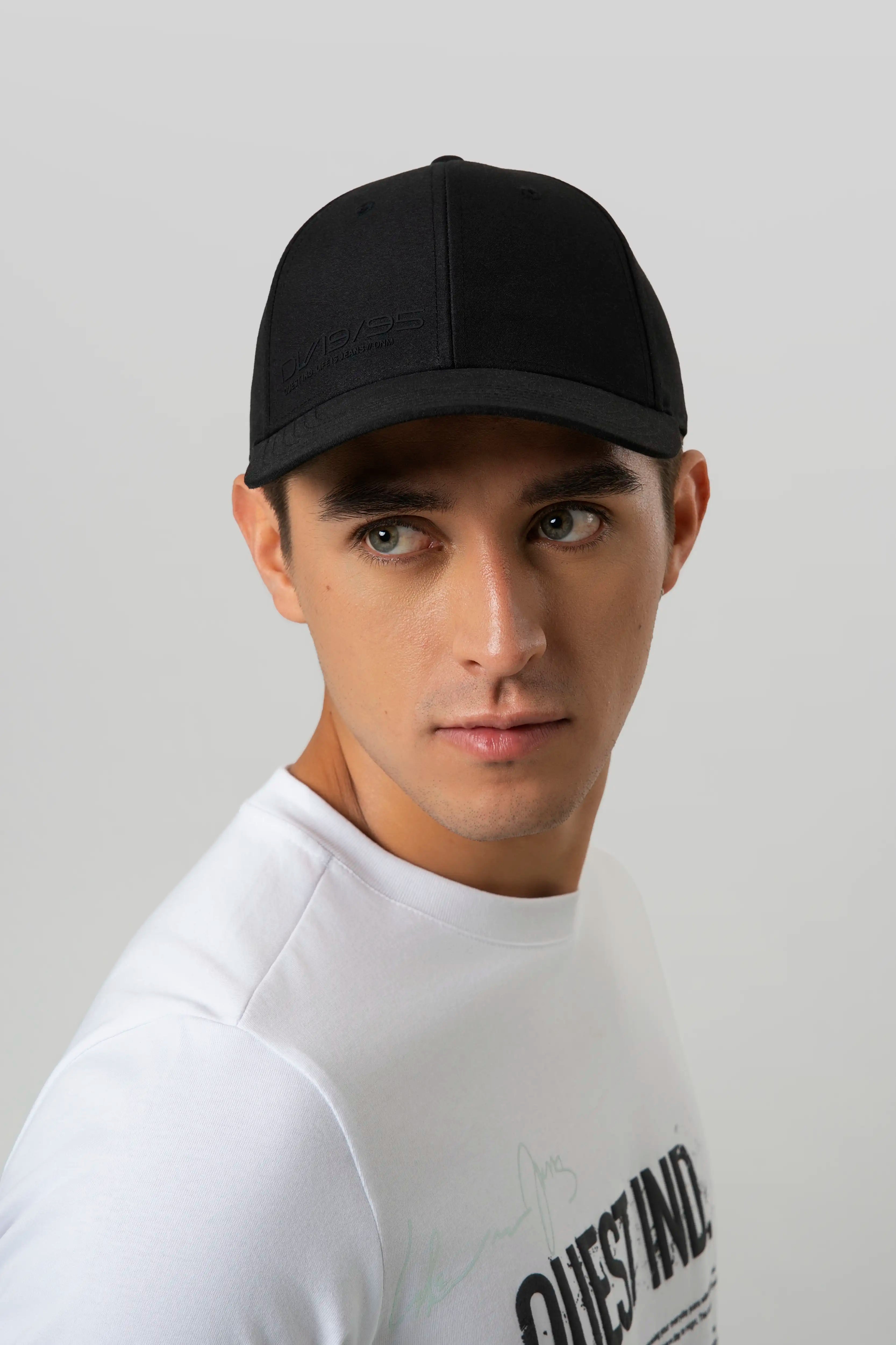 GORRA BEISBOLERA COLOR NEGRO