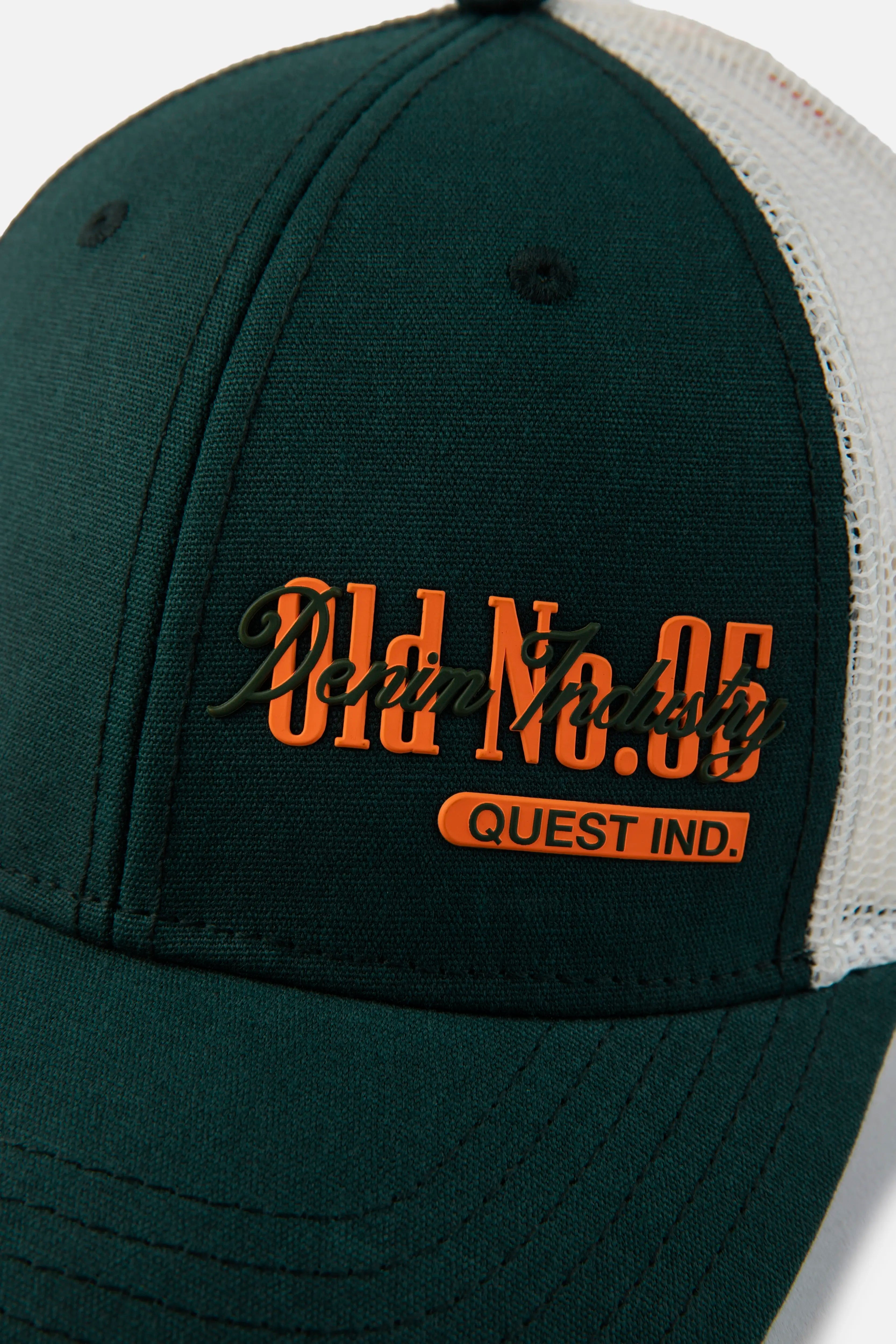 GORRA CAMIONERA COLOR BLACK FOREST