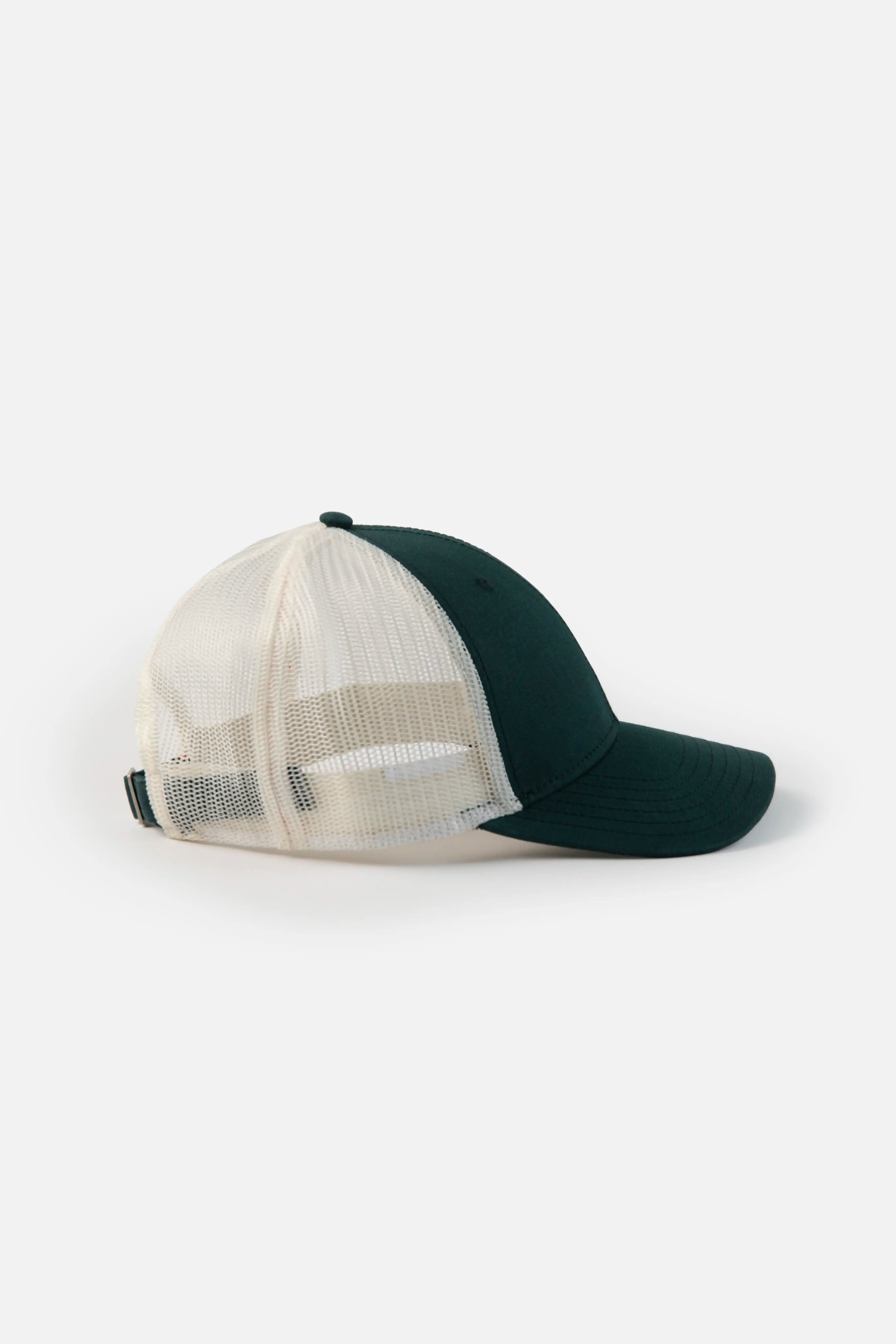 GORRA CAMIONERA COLOR BLACK FOREST
