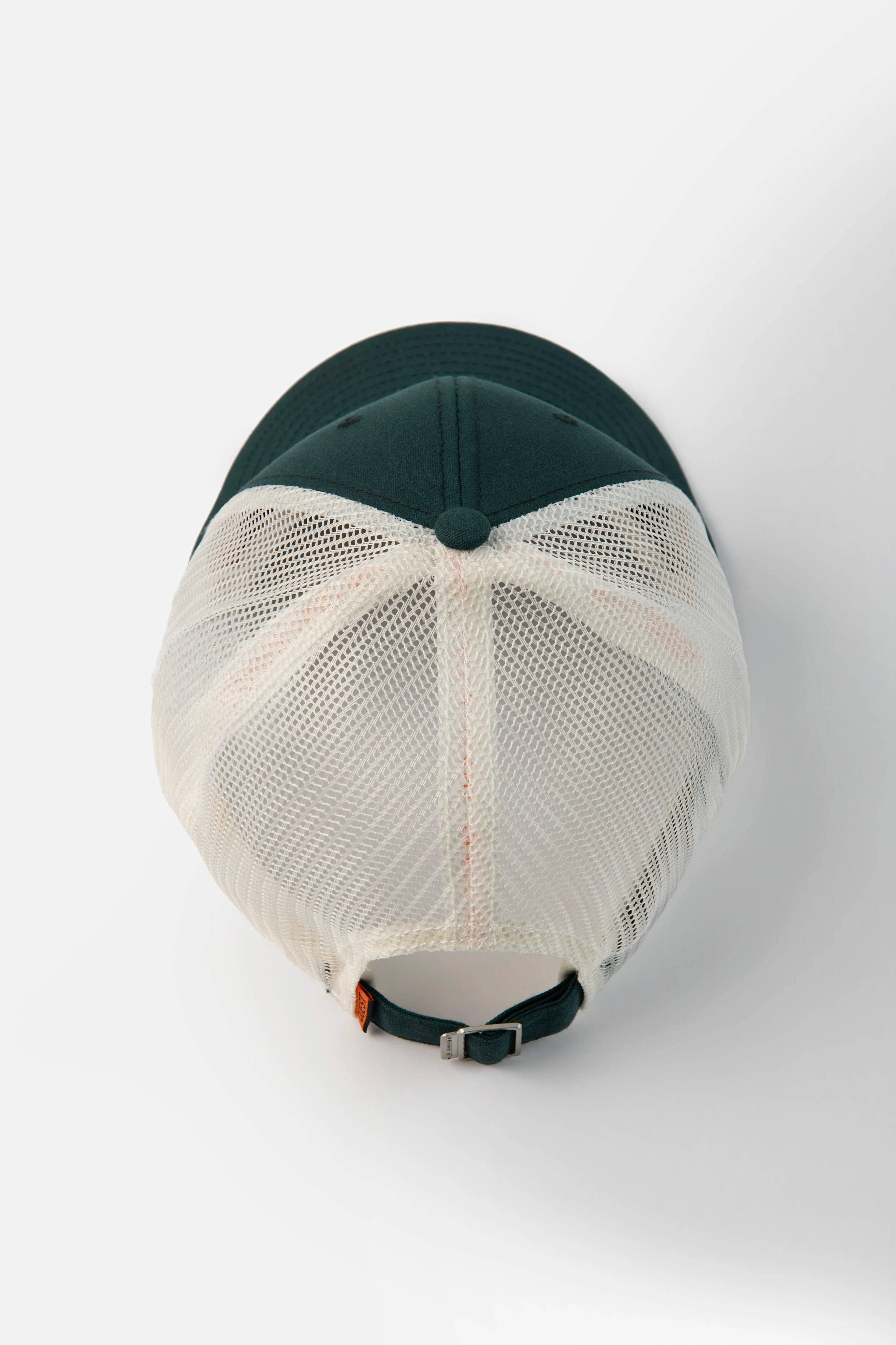 GORRA CAMIONERA COLOR BLACK FOREST