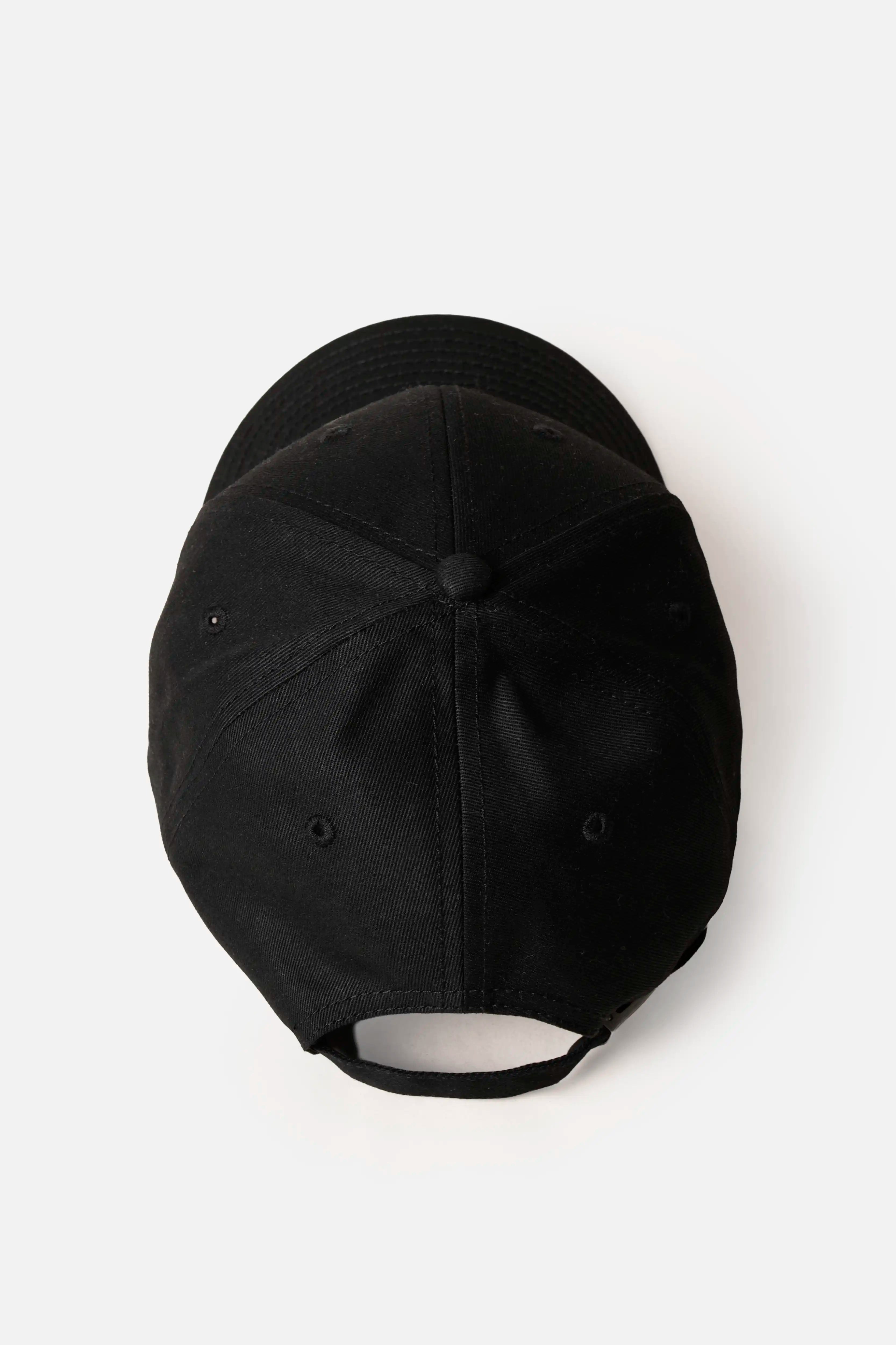 GORRA BEISBOLERA COLOR NEGRO
