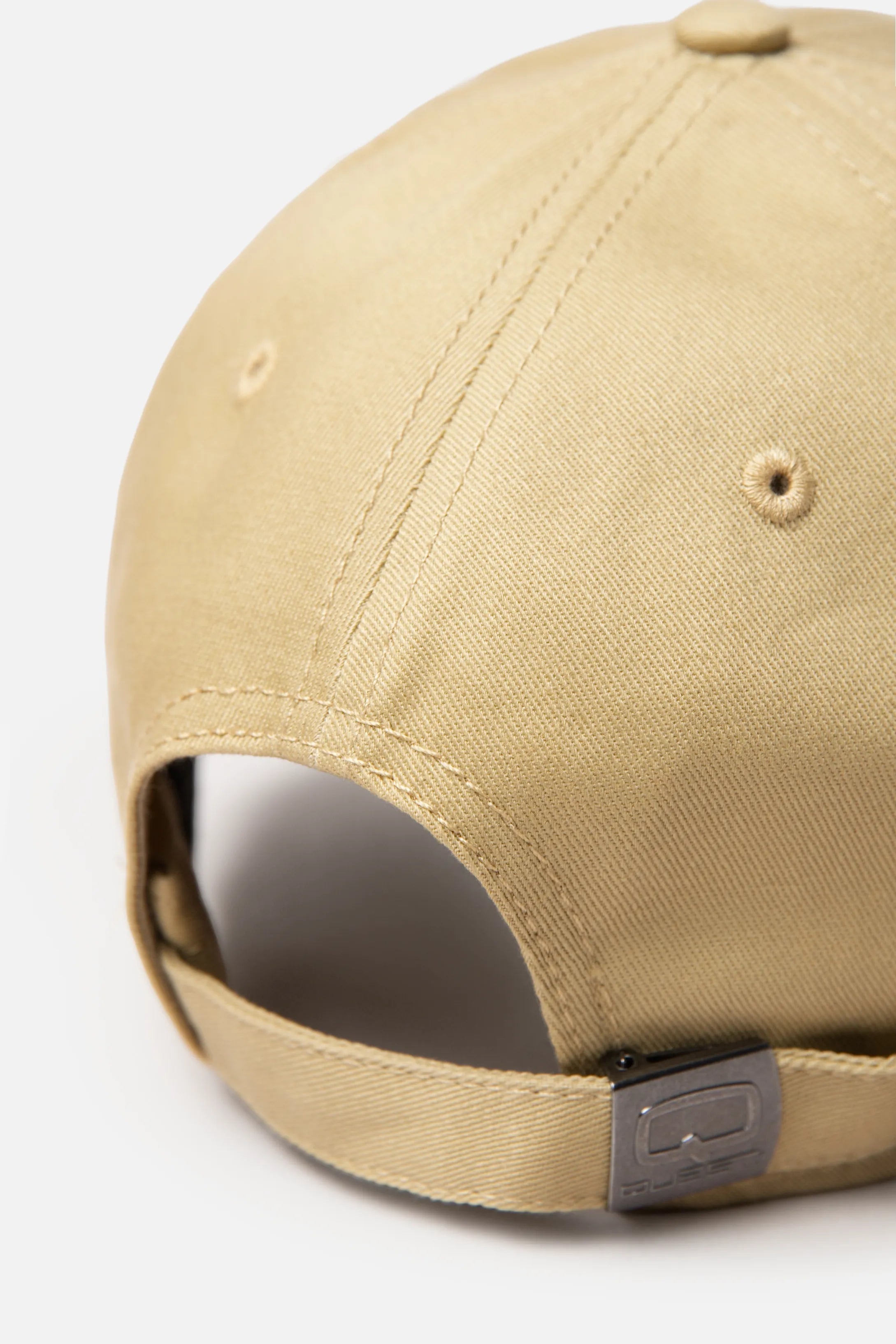GORRA BEISBOLERA COLOR KAKI