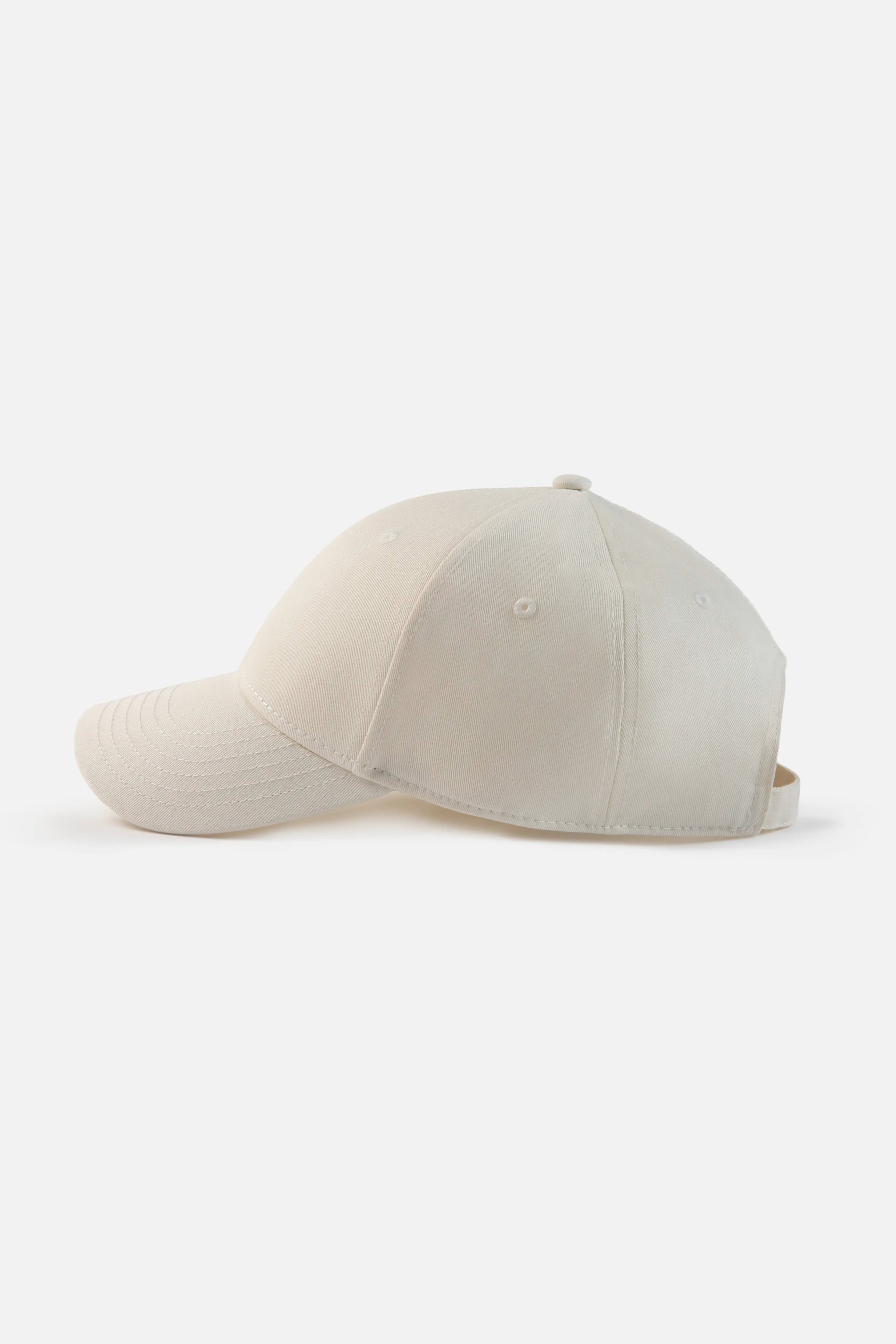GORRA BEISBOLERA COLOR IVORY