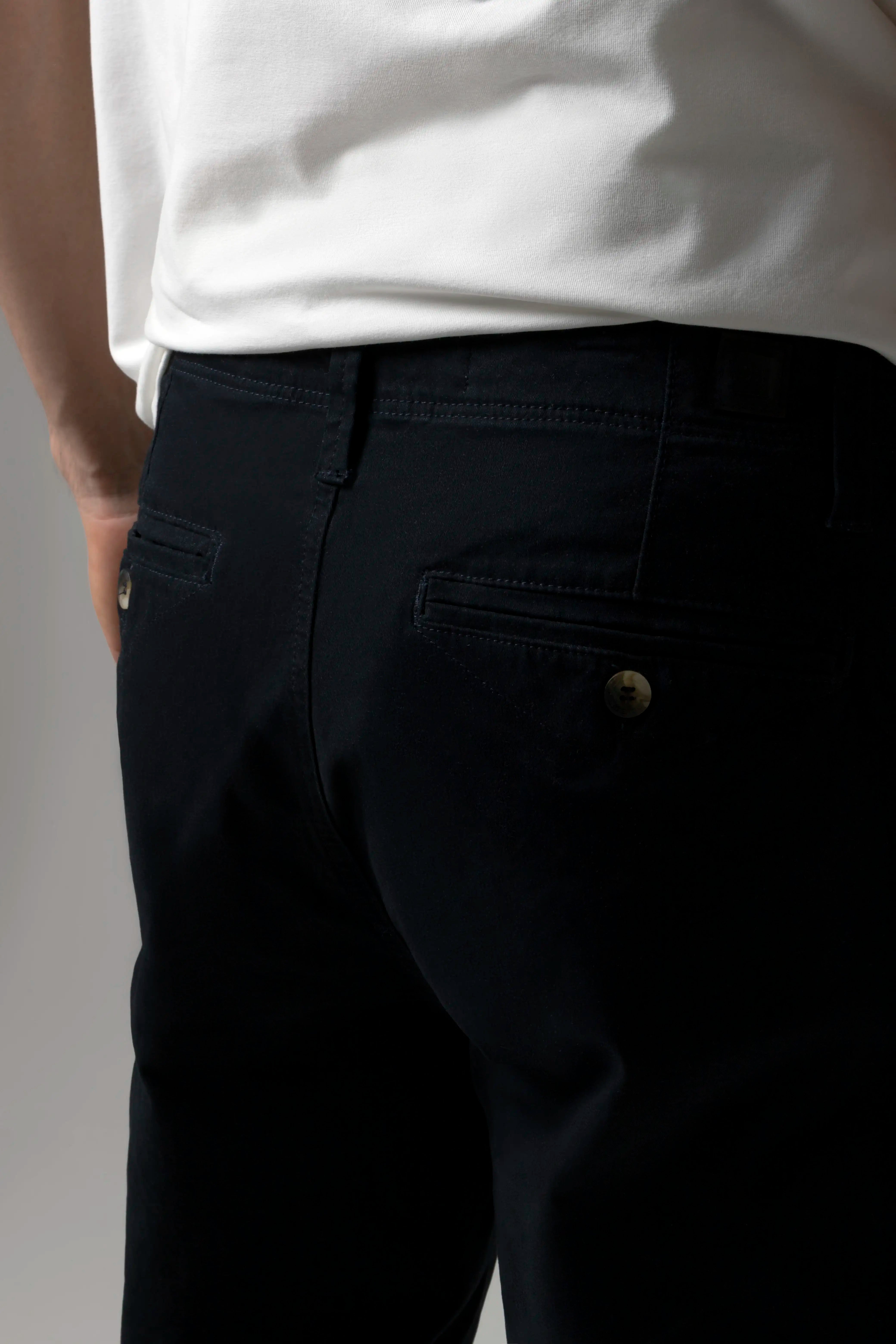 PANTALON TIPO CHINO COLOR AZUL OSCURO