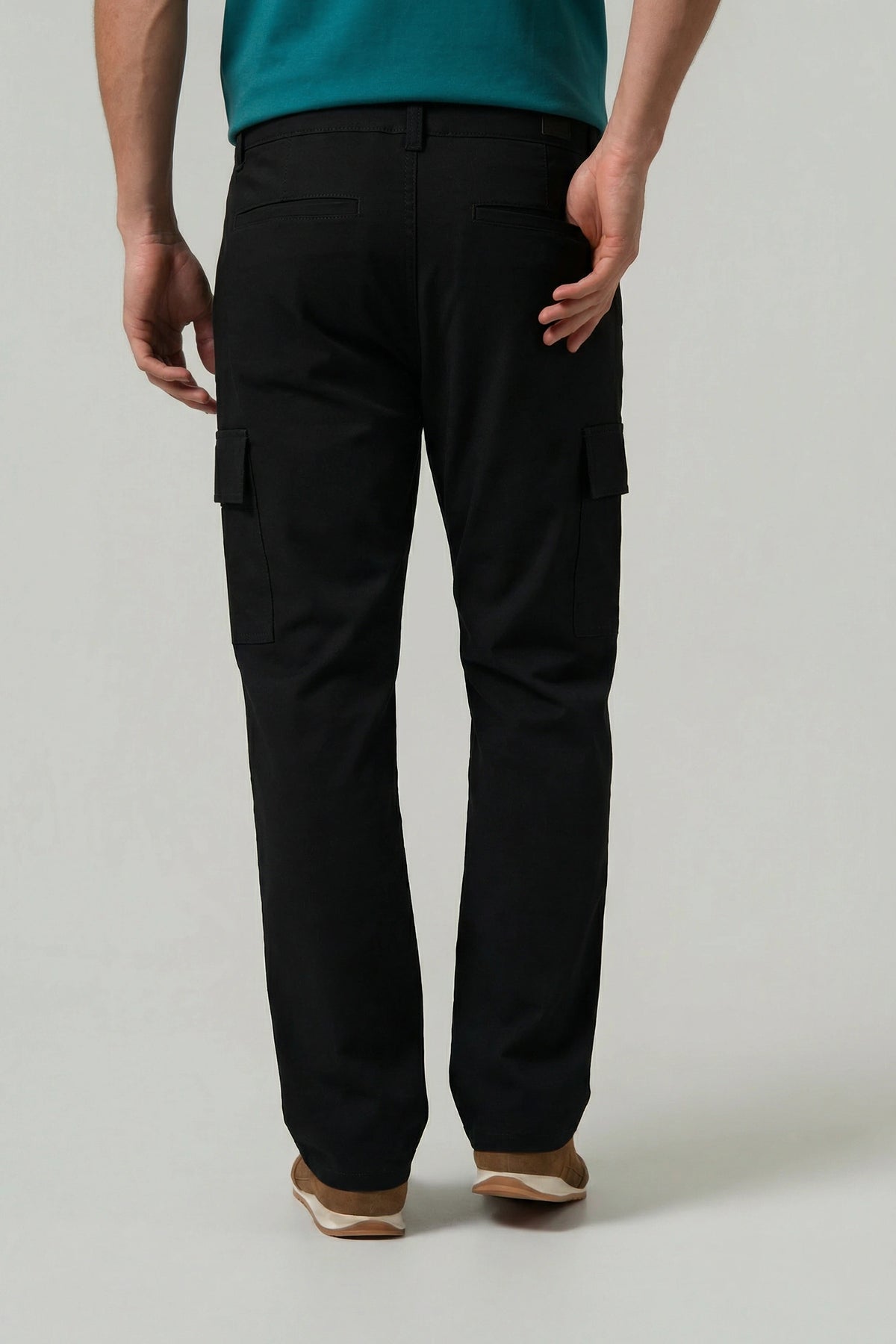PANTALON CARGO COLOR NEGRO