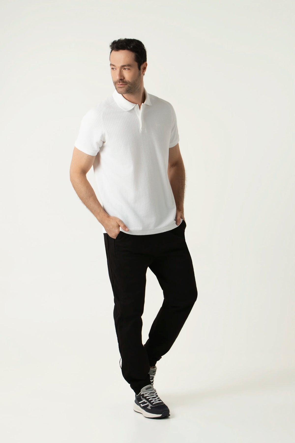 PANTALON JOGG COLOR NEGRO