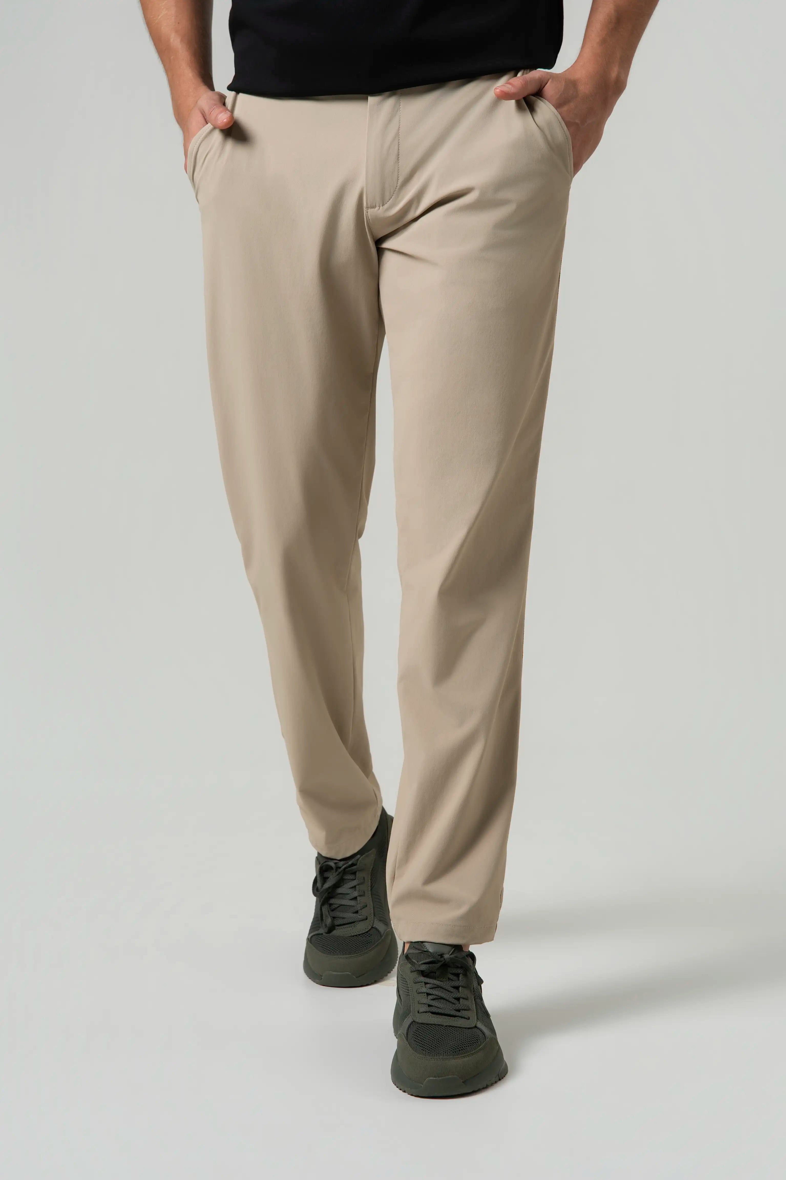 PANTALON TIPO CHINO COLOR BEIGE