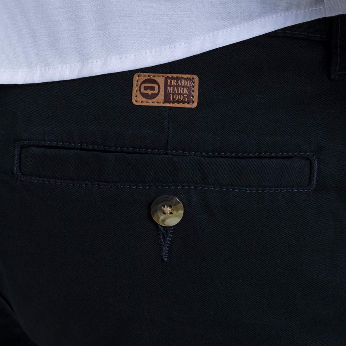 PANTALON CHINO COLOR AZUL OSCURO