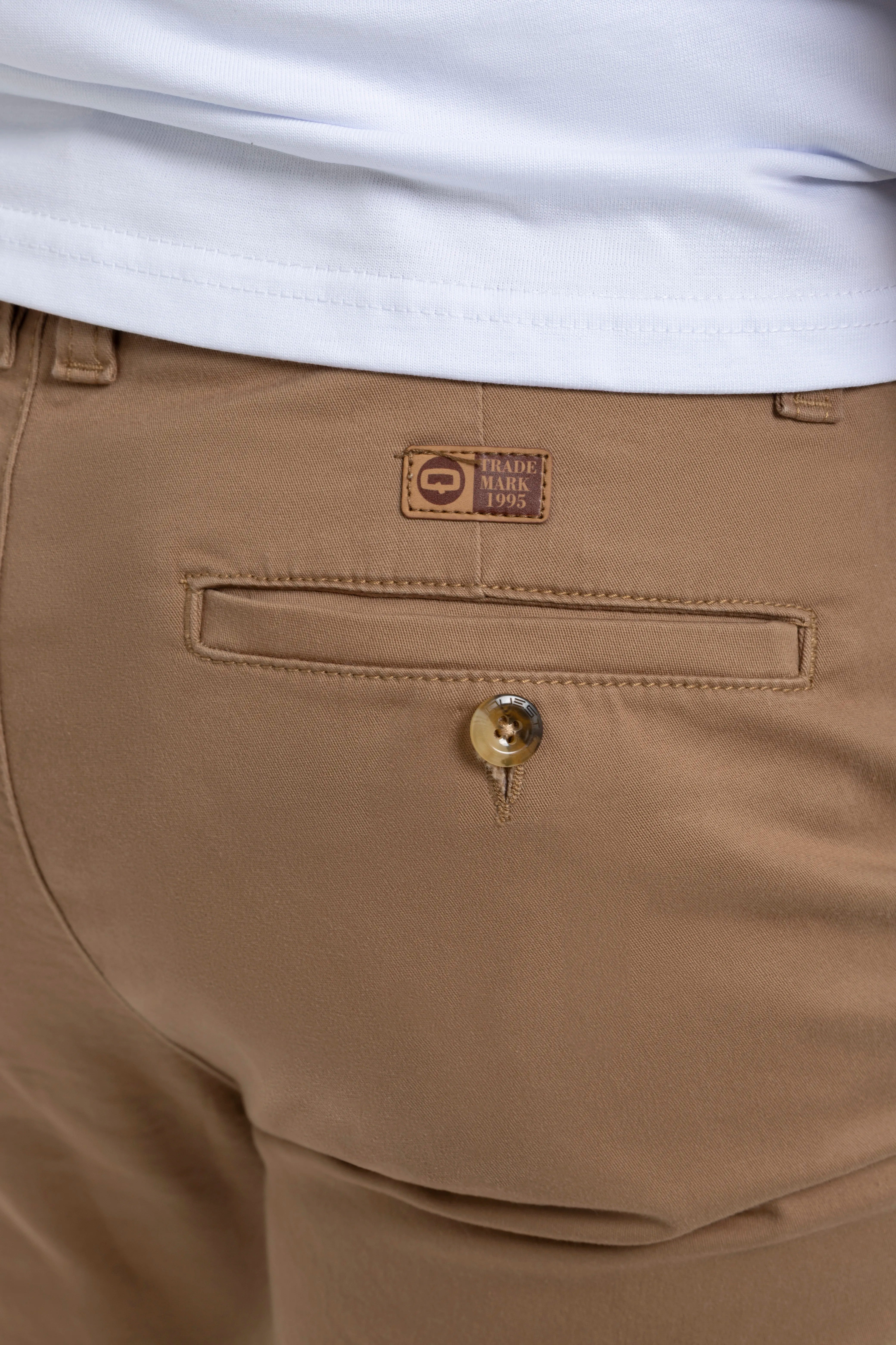 PANTALON CHINO COLOR KAKI