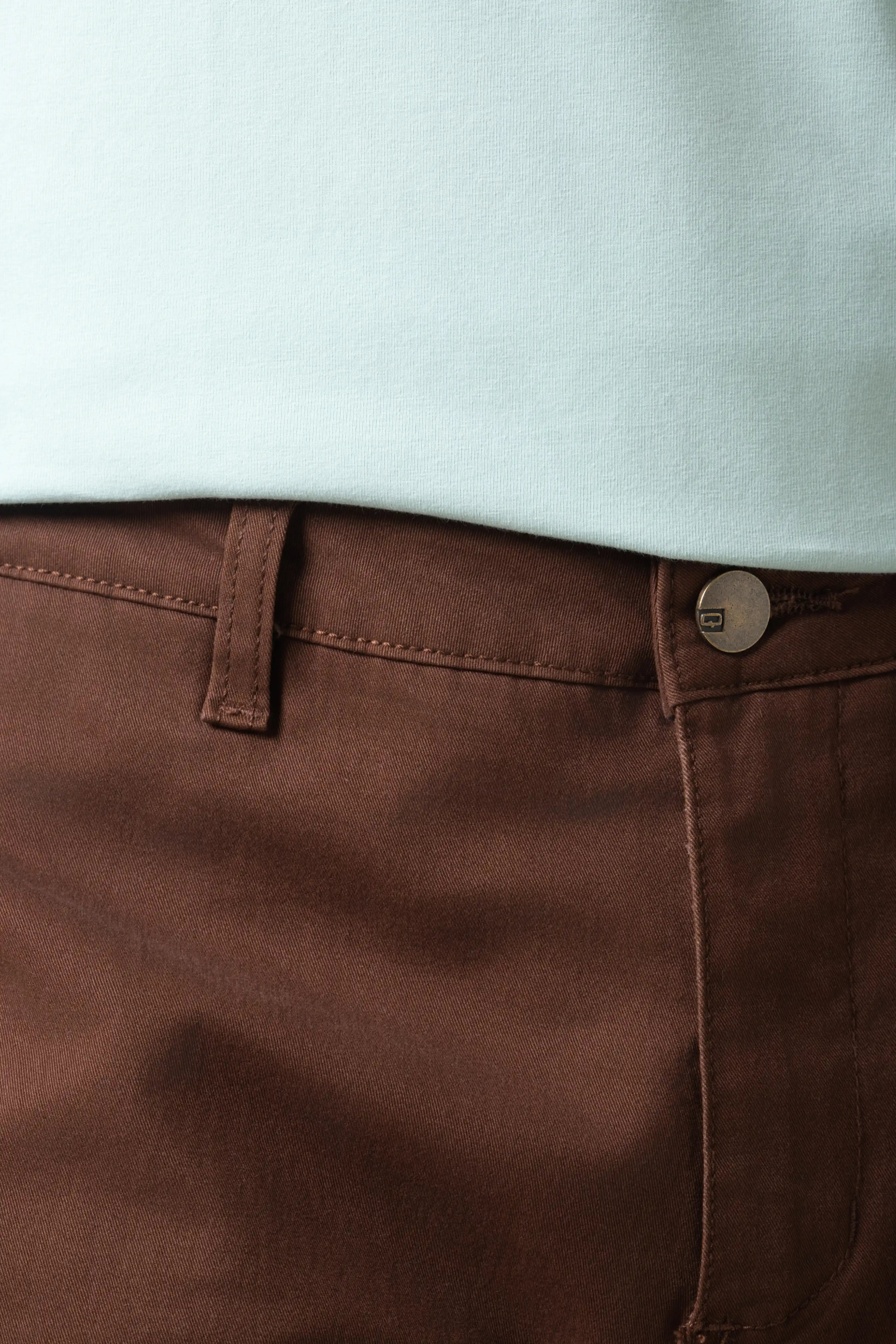 PANTALON CHINO COLOR CHICORY COFFE