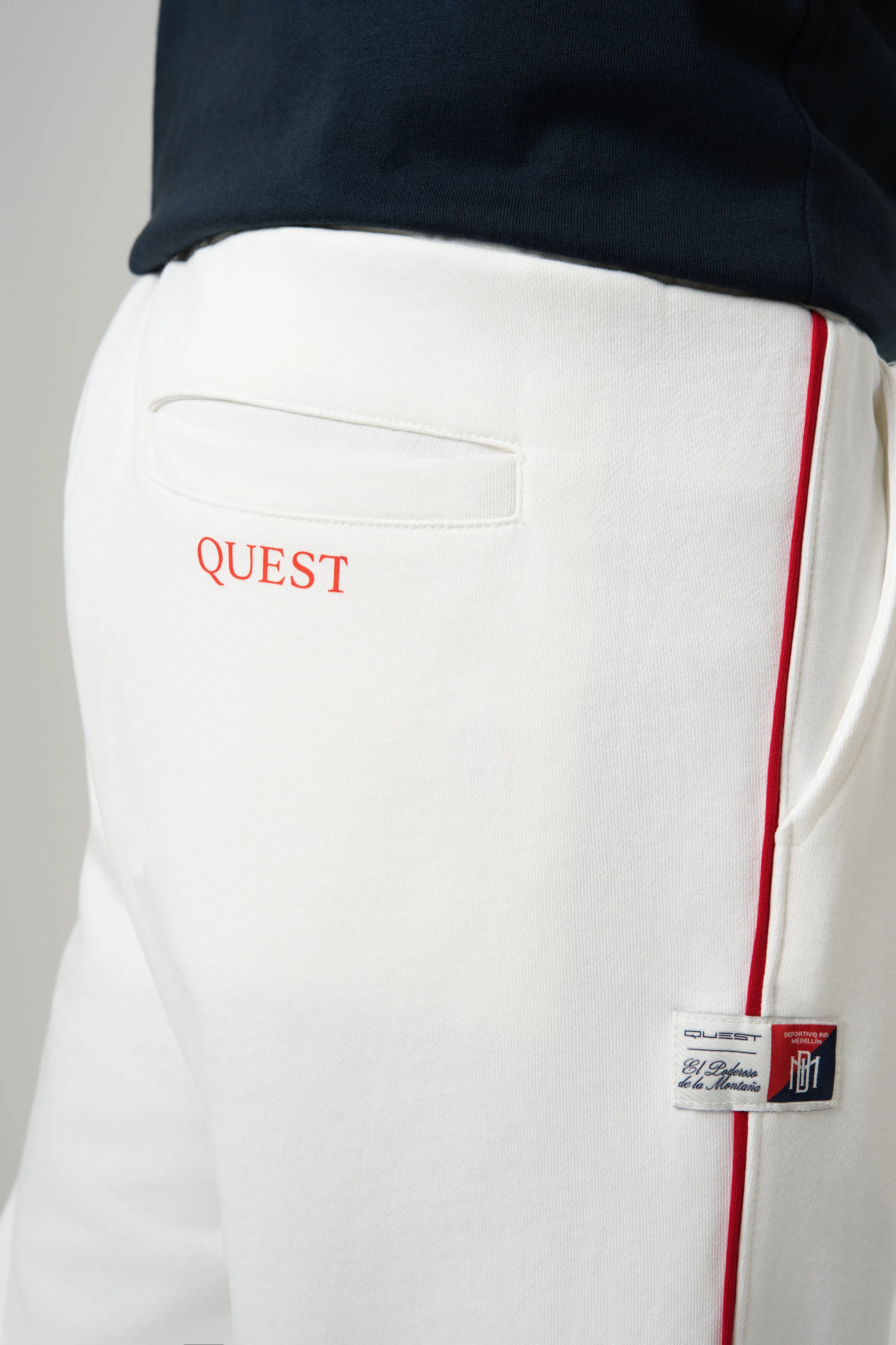 PANTALON SUDADERA COLOR IVORY