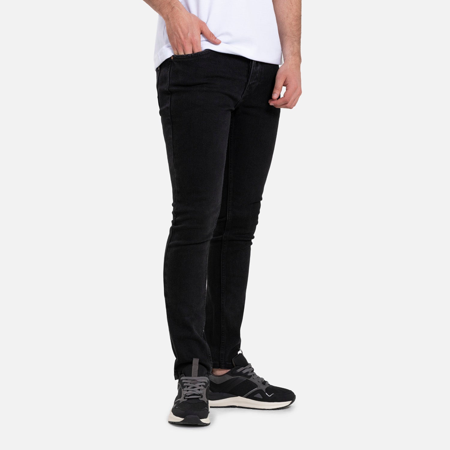 JEAN 5 BOLSILLOS COLOR NEGRO