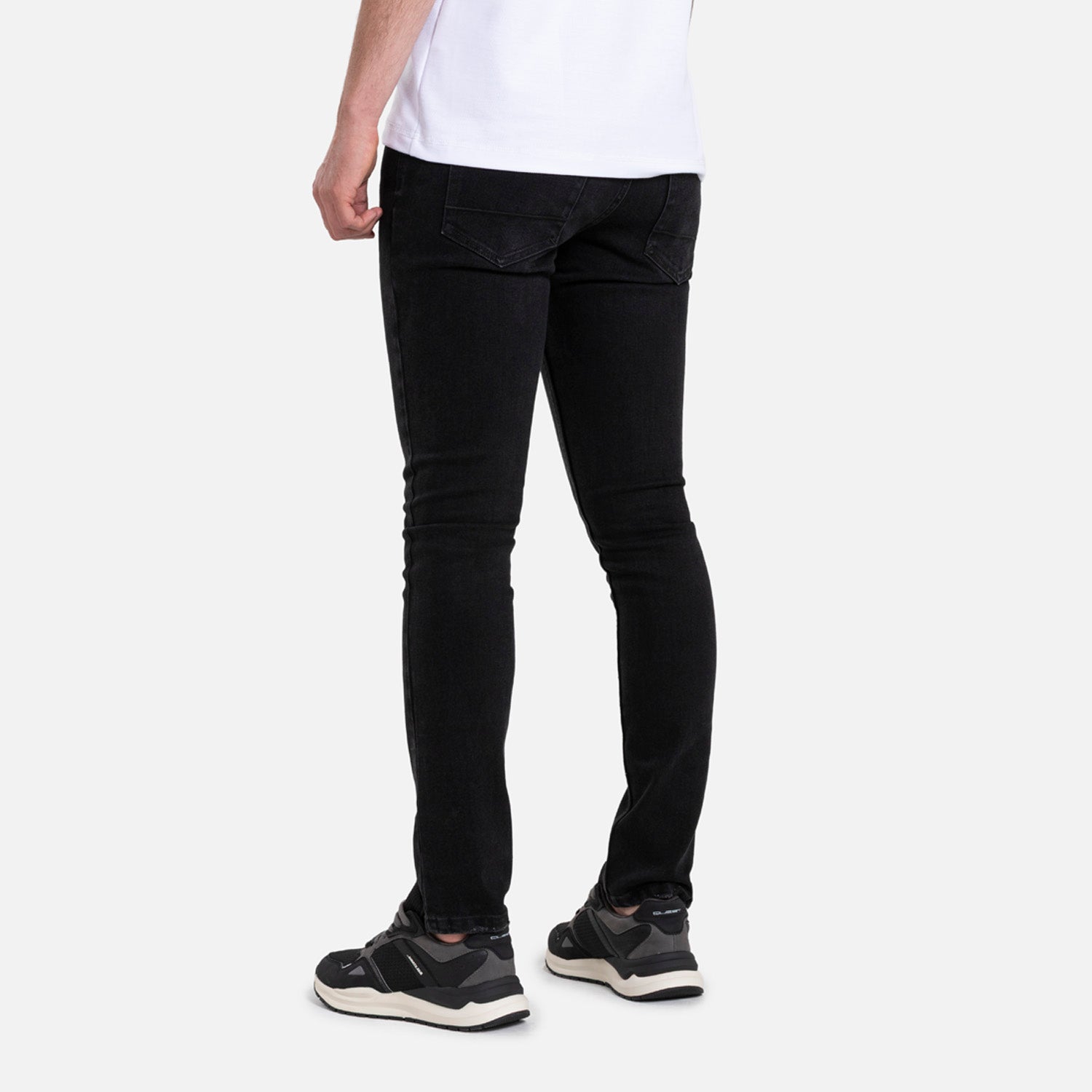 JEAN 5 BOLSILLOS COLOR NEGRO