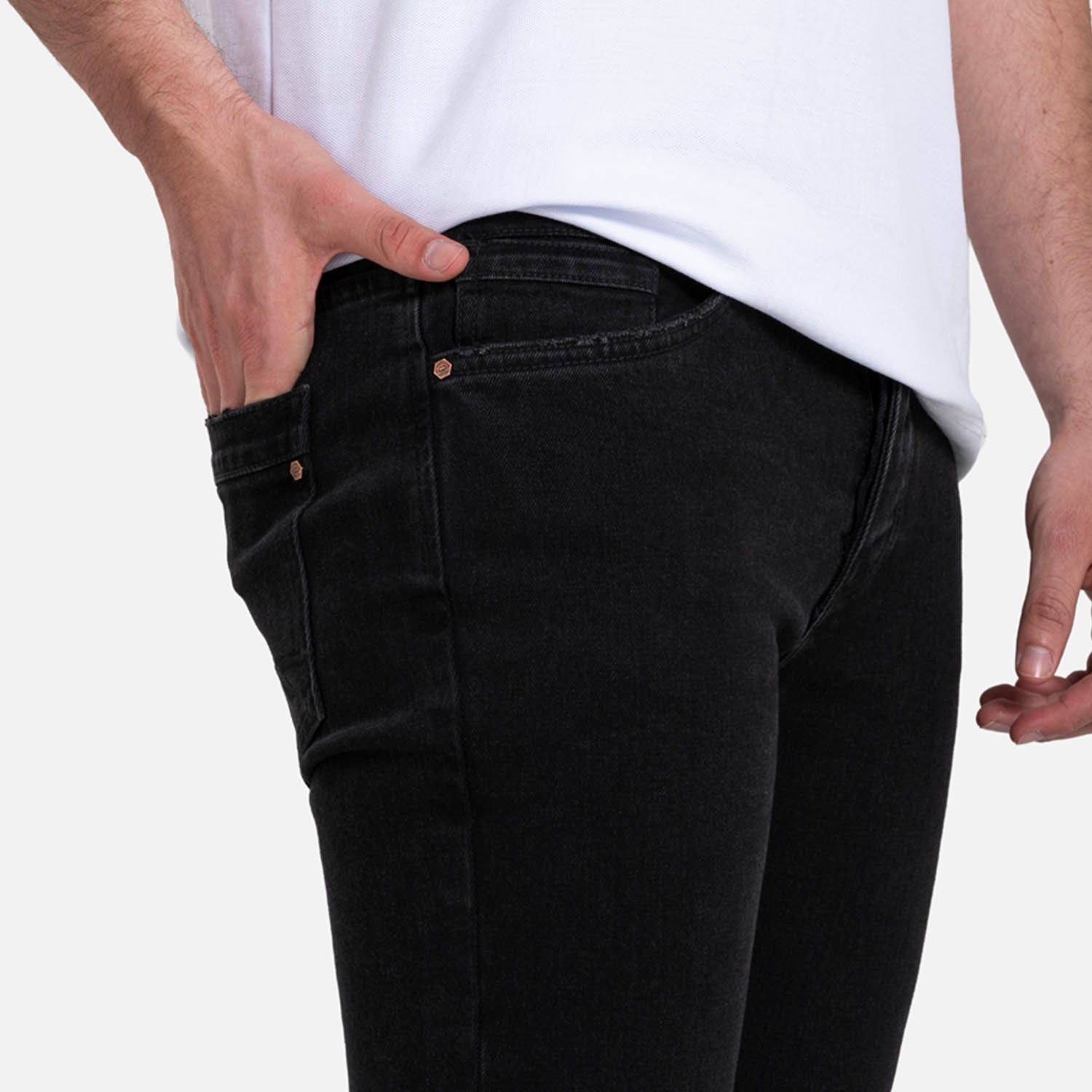 JEAN 5 BOLSILLOS COLOR NEGRO