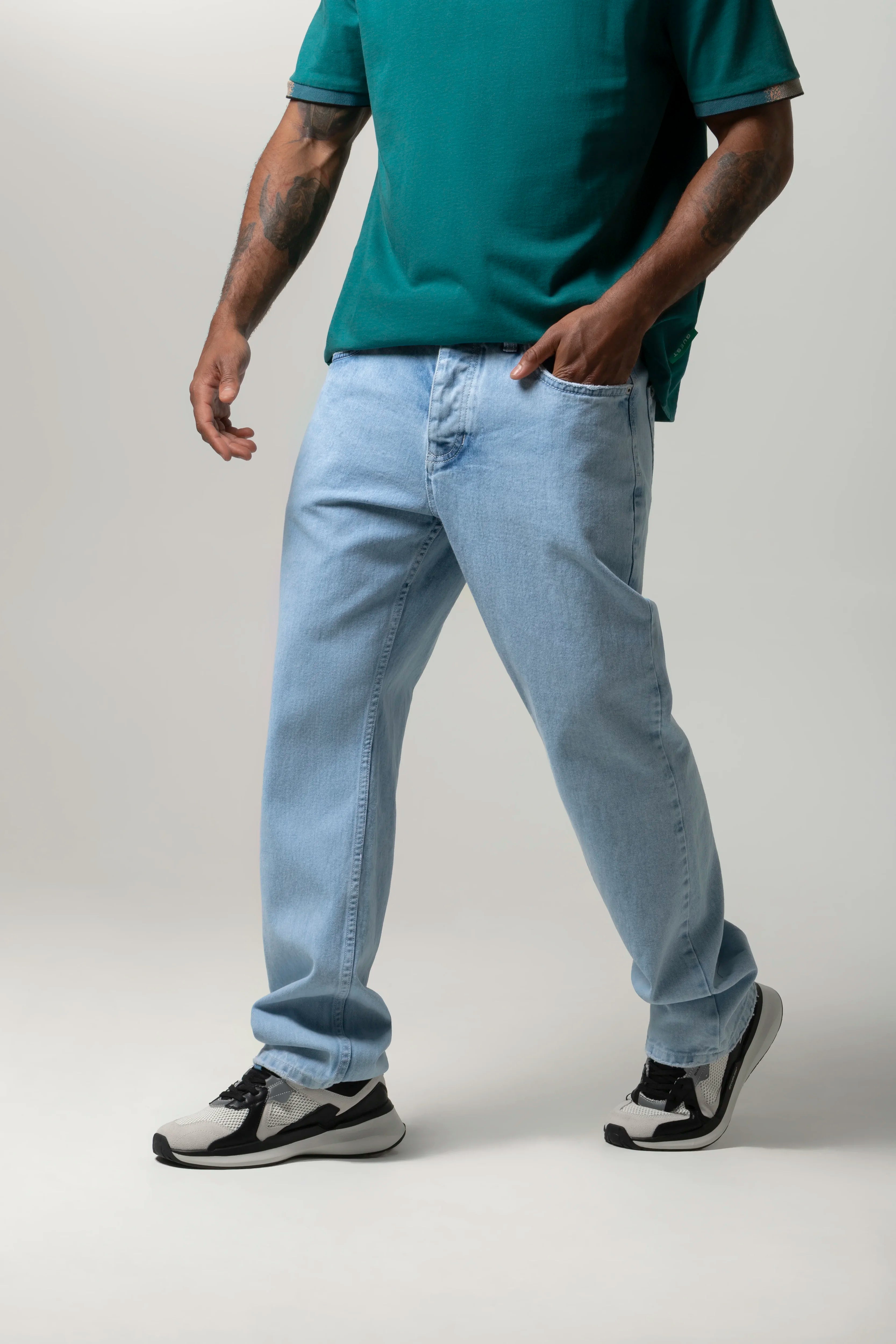 JEAN 5 BOLSILLOS COLOR AZUL CLARO