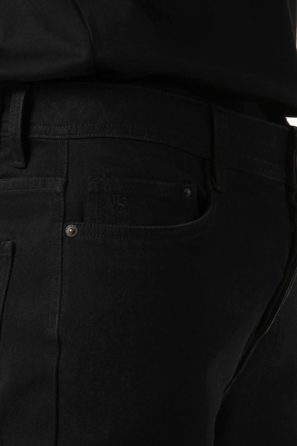 JEAN 5 BOLSILLOS COLOR NEGRO