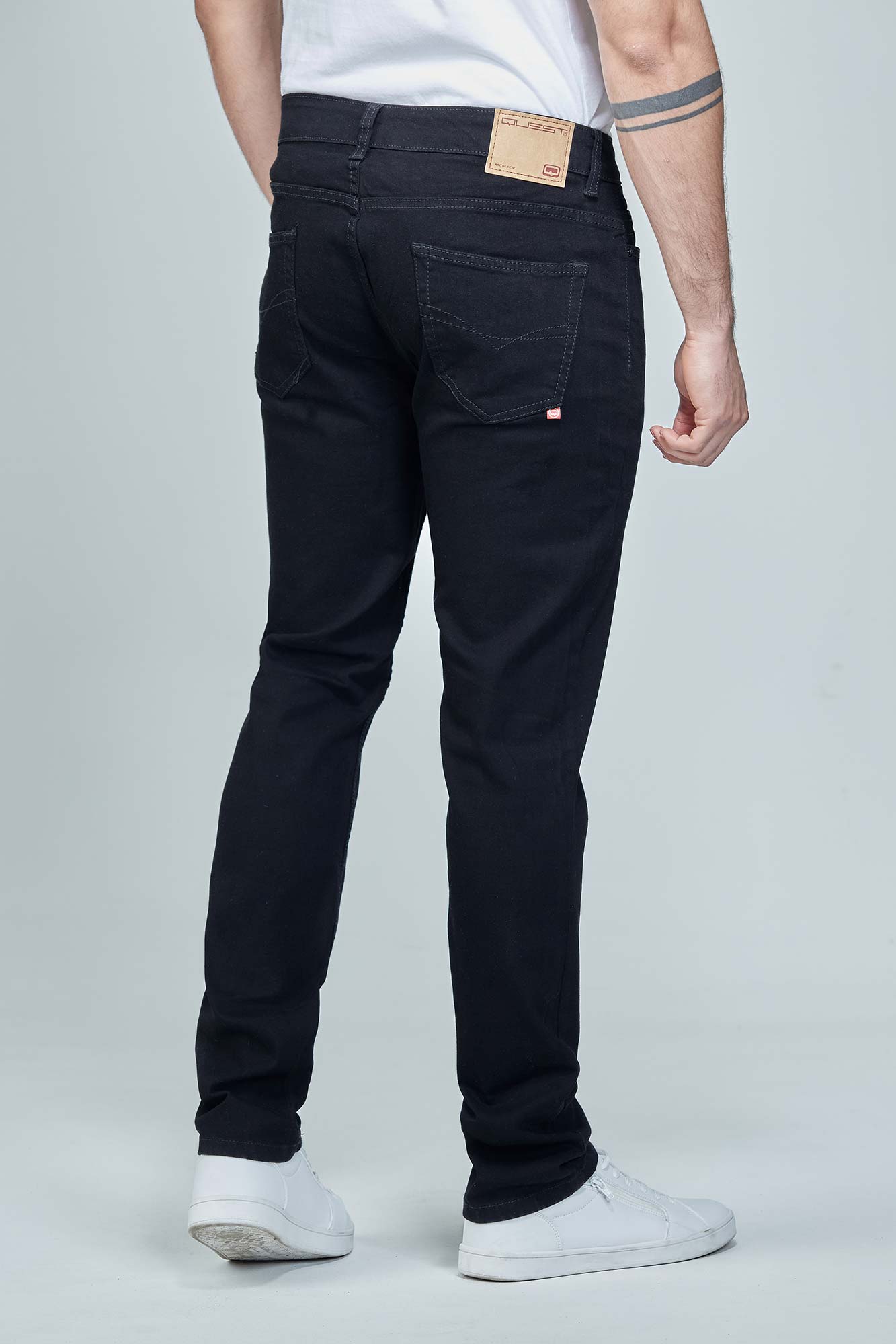 JEAN 5 BOLSILLOS COLOR NEGRO NEGRO