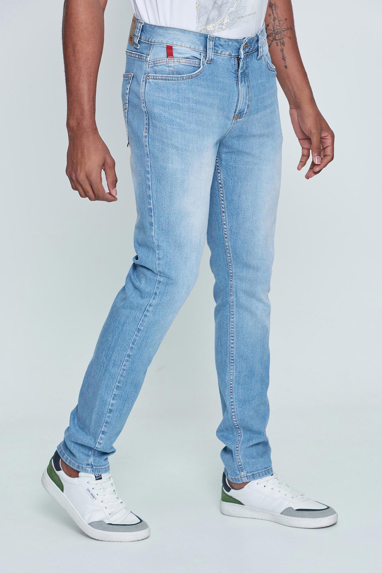 JEAN 5 BOLSILLOS COLOR AZUL CLARO