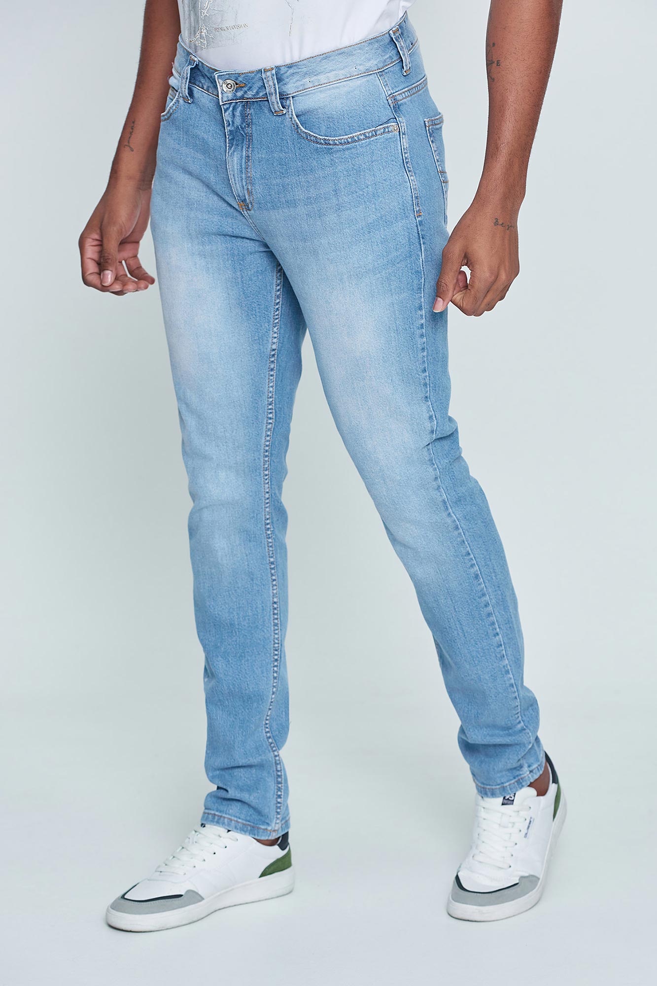 JEAN 5 BOLSILLOS COLOR AZUL CLARO